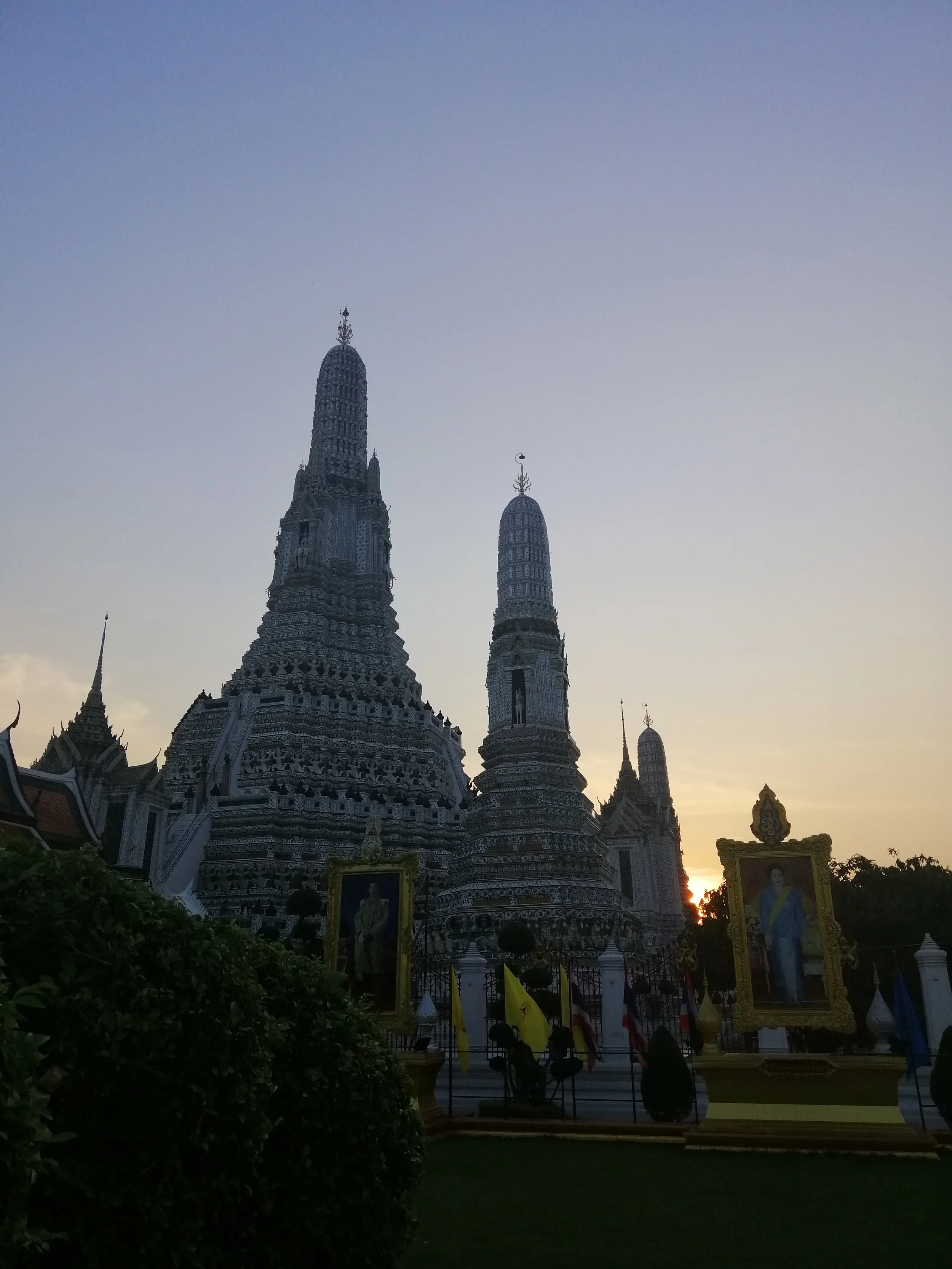 2018 Pics with Gift in Thailand (257).jpg