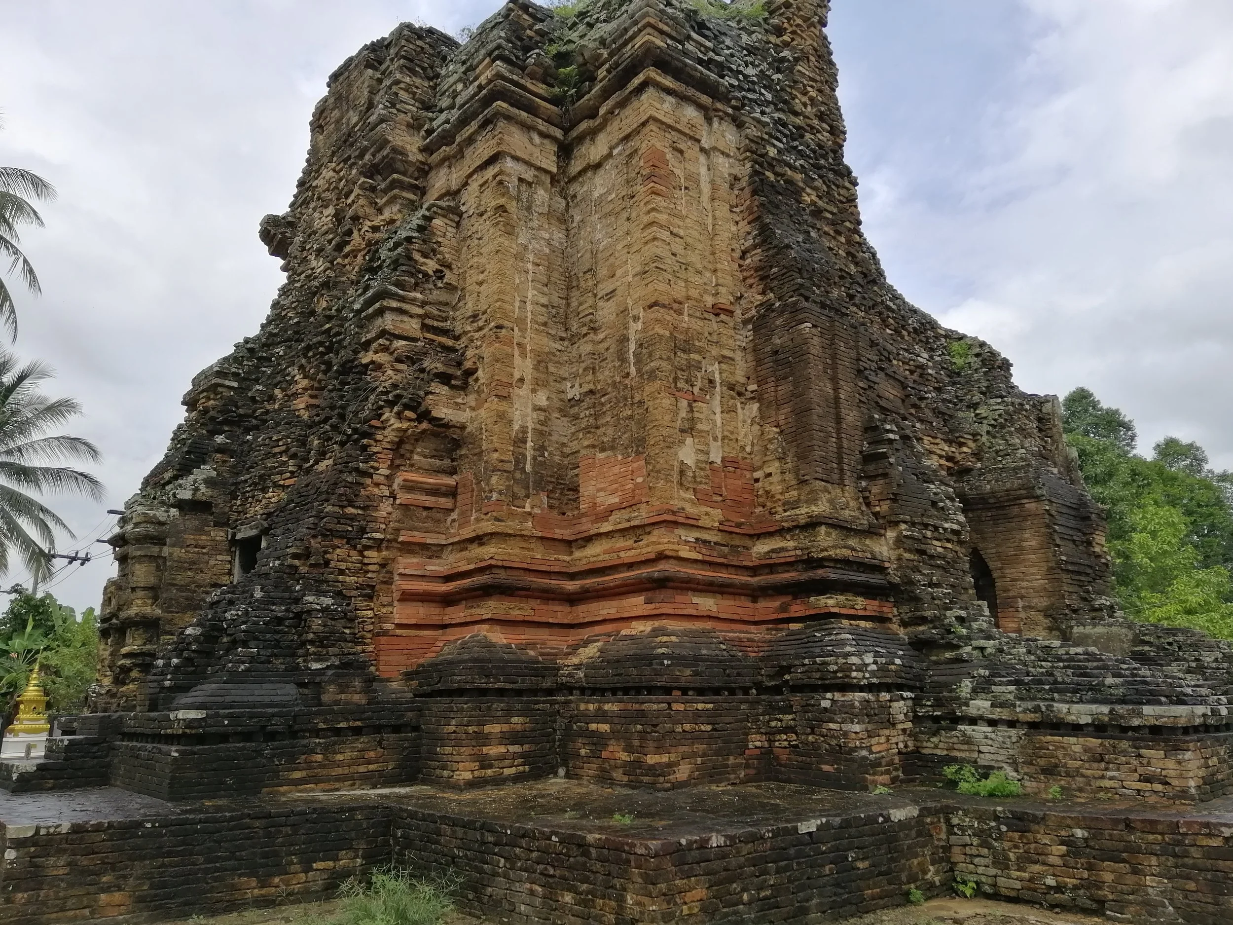 2018 Chaiya Wat Kaew Road Trip with Gift and Cokie (18).jpg