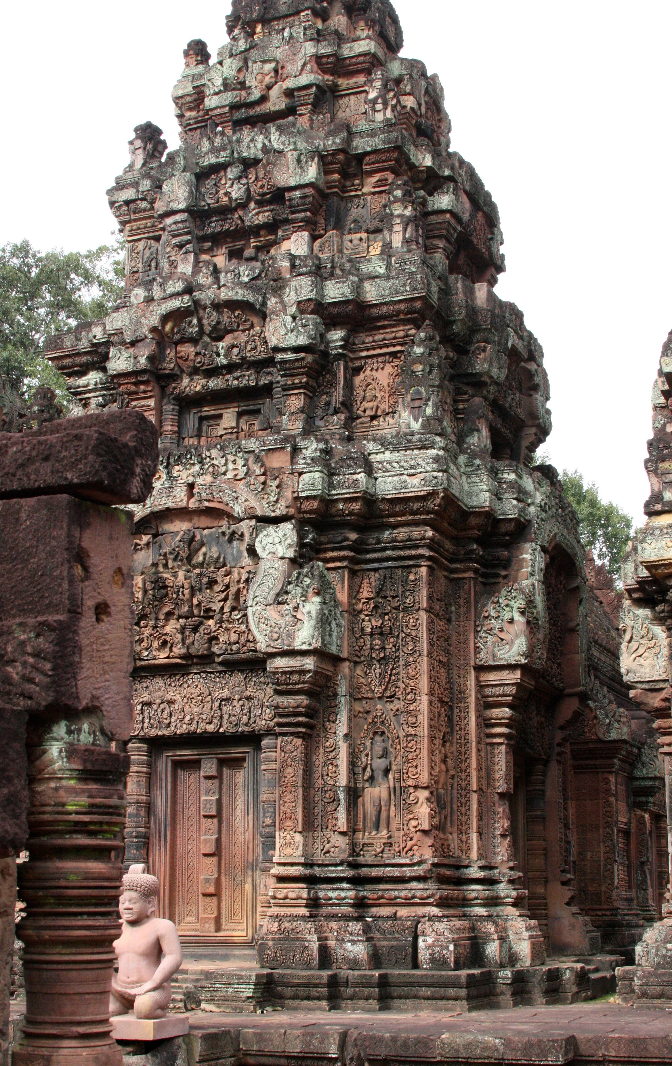 BANTEAY SREI TEMPLE CAMBODIA - JULY 2010 (18).JPG