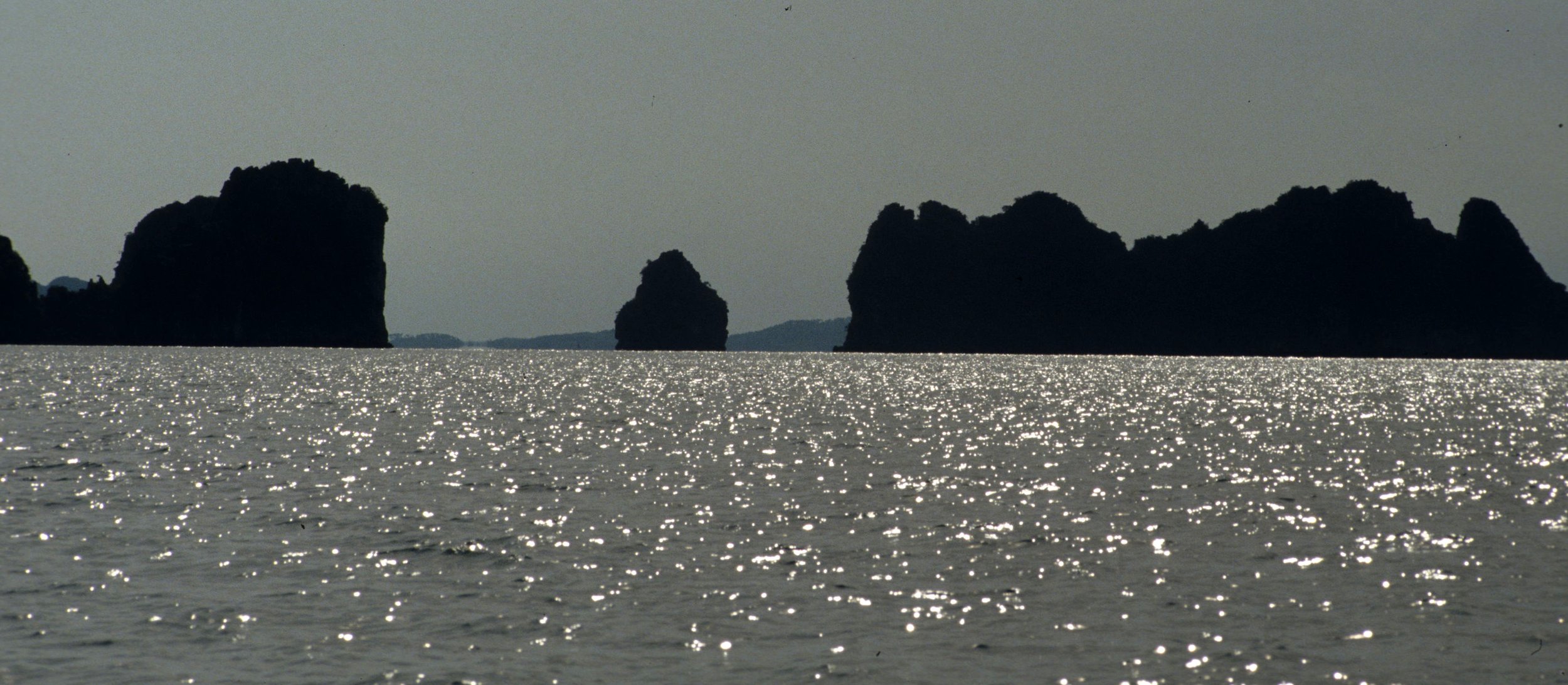 HALONG BAY - 1994 (13).jpg