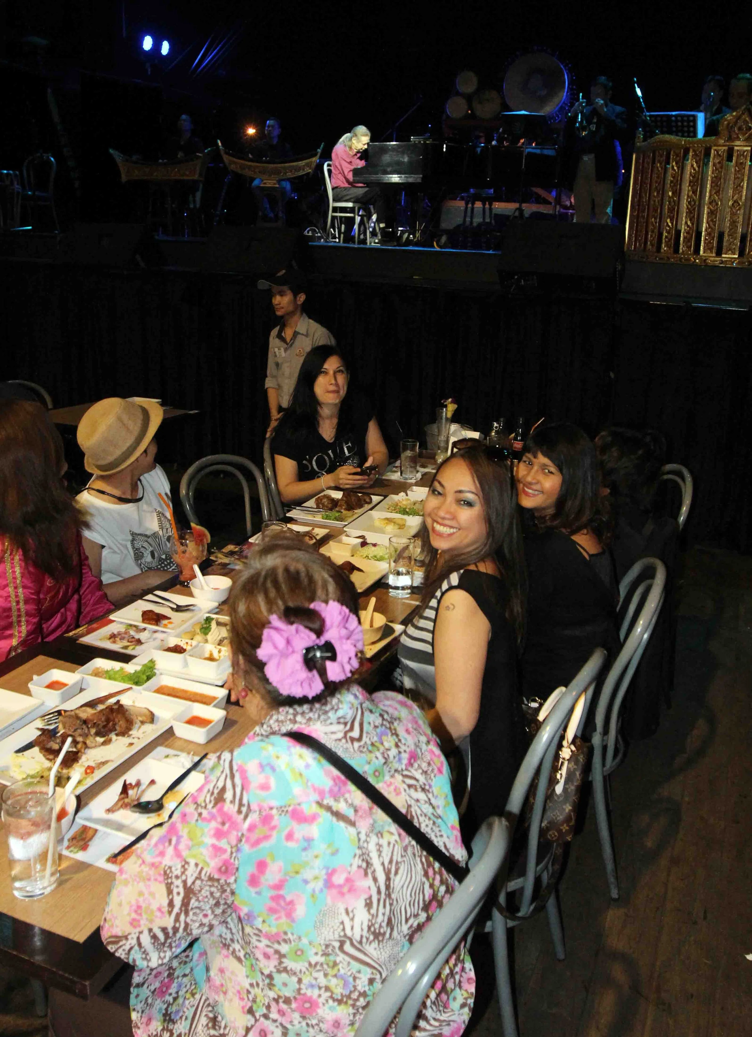 2019 Ann & Noi Visit Bangkok (110).JPG