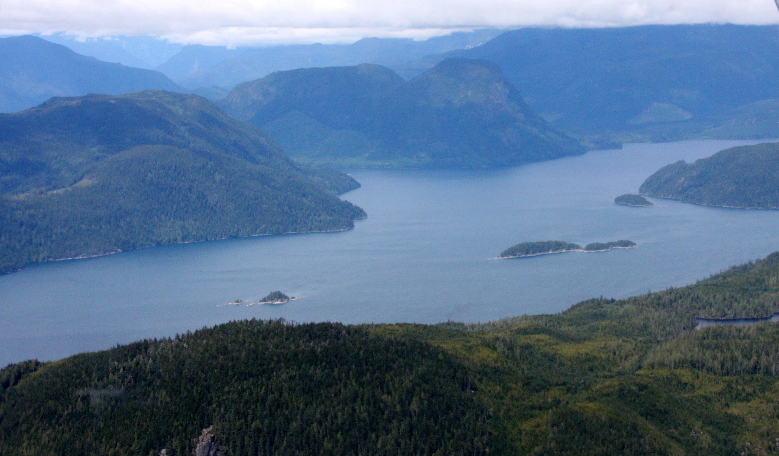 KNIGHT'S INLET - FLOAT PLANE RIDE TO MINSTREL ISLAND AND SAILCONE LODGE (17).JPG