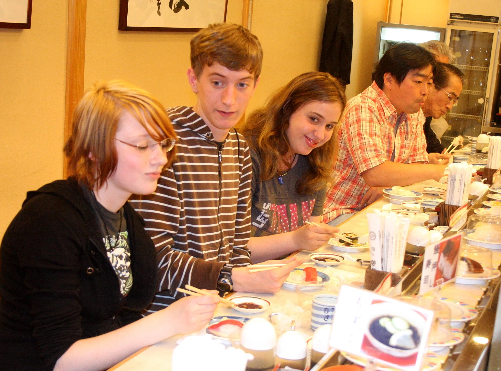 KYOTO - MAY 2009 - SUSHI WITH MY STUDENTS (4).JPG