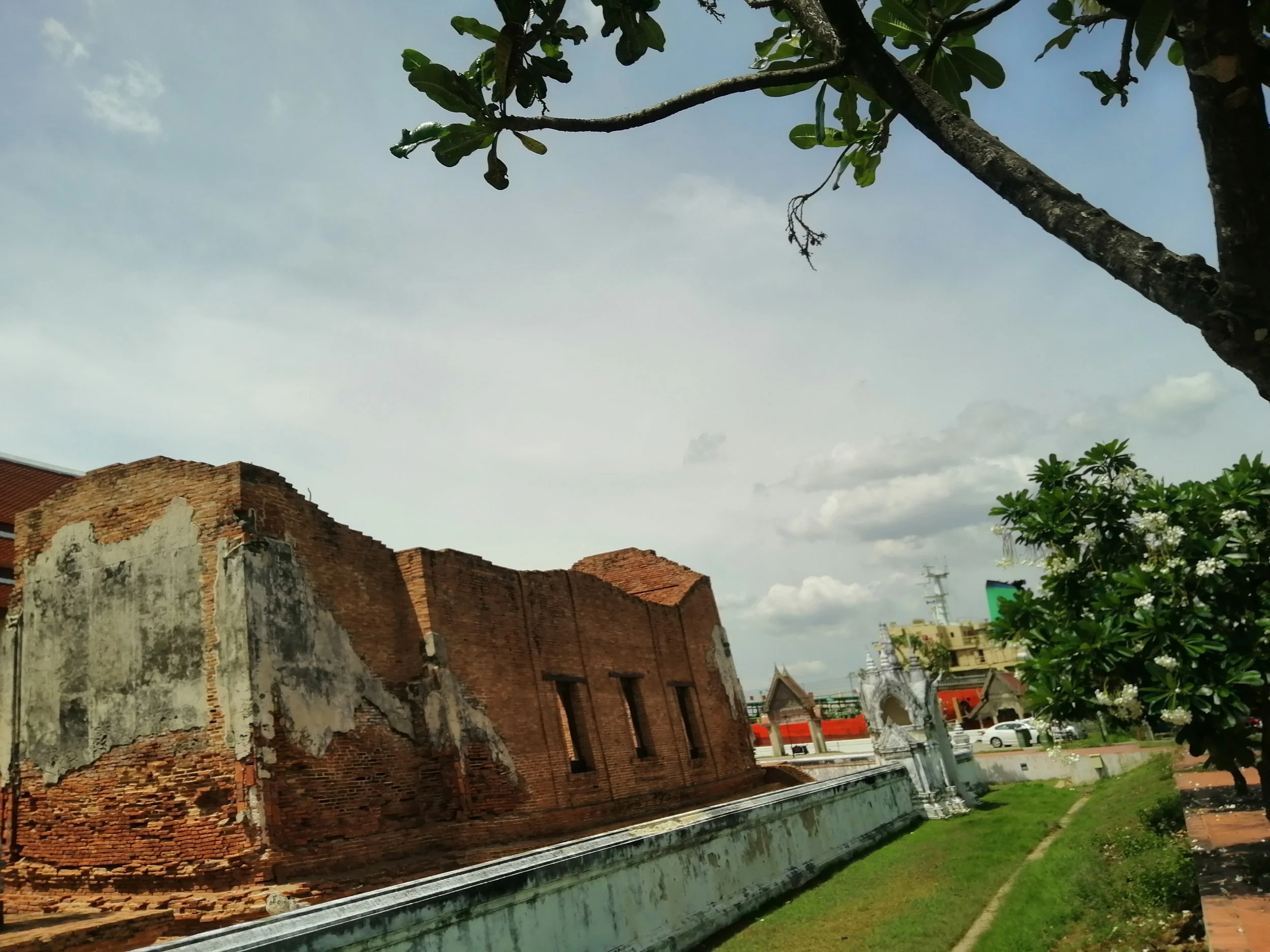 2020 Samut Sakhon Temple Ruins Name Unknown (1).jpg