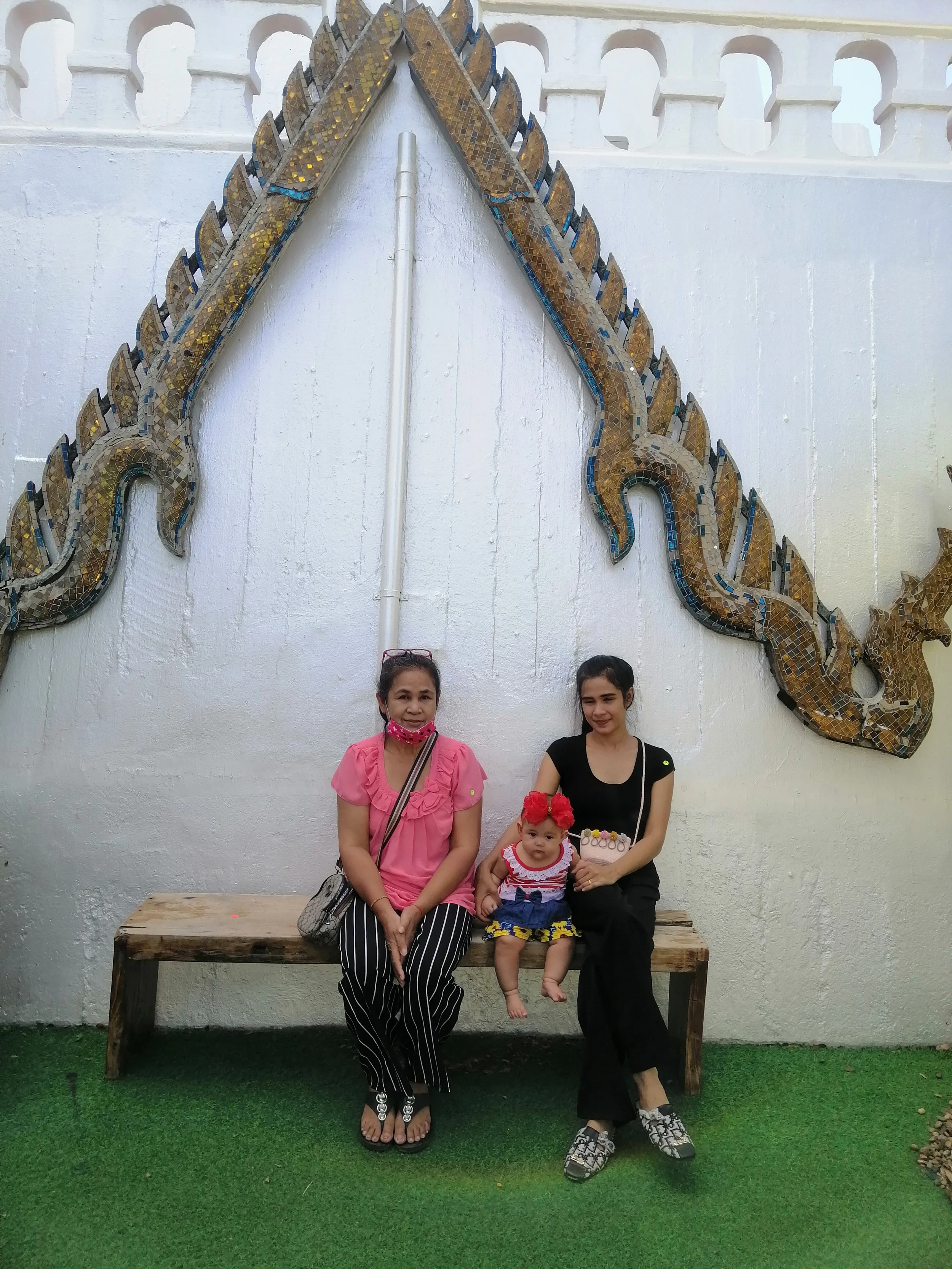 2020 Bagnkok - Wat Sakket visit to see Vulture Statue (17).jpg