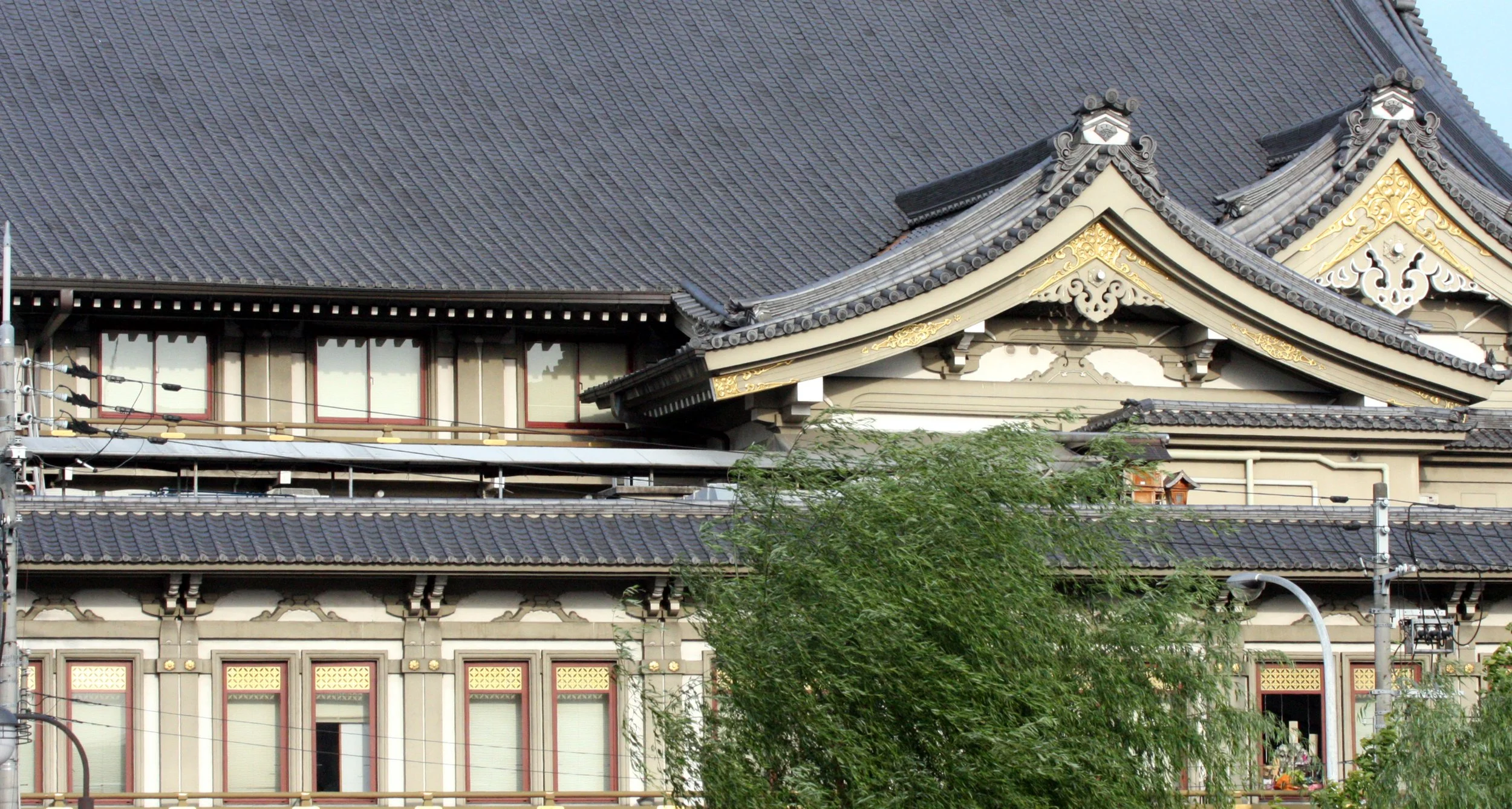 KYOTO - MAY 2009 - KABUKIZA - KABUKI THEATER (2).JPG