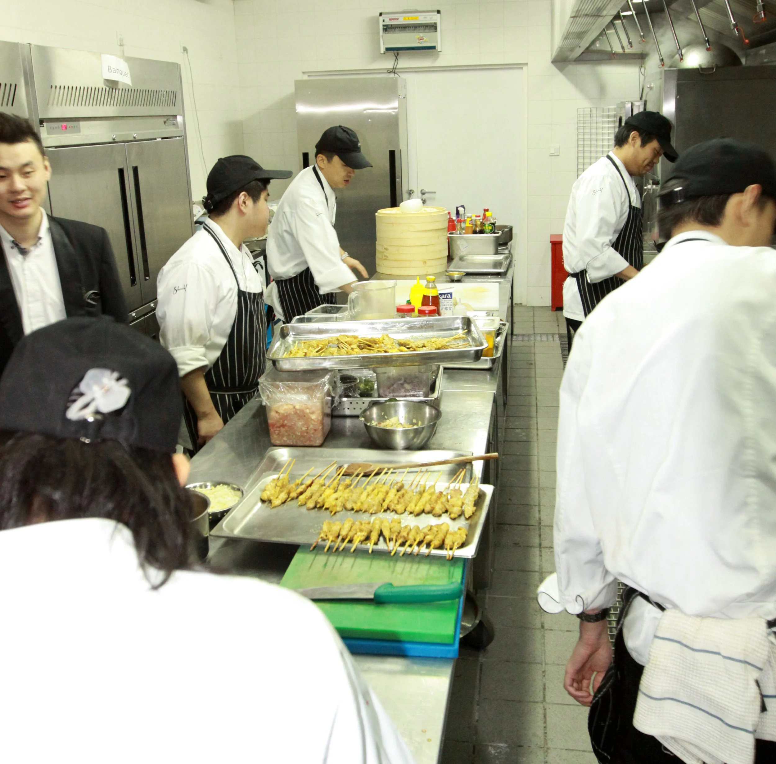 THAI CONSULATE DINNER AND BENEFIT (28).JPG