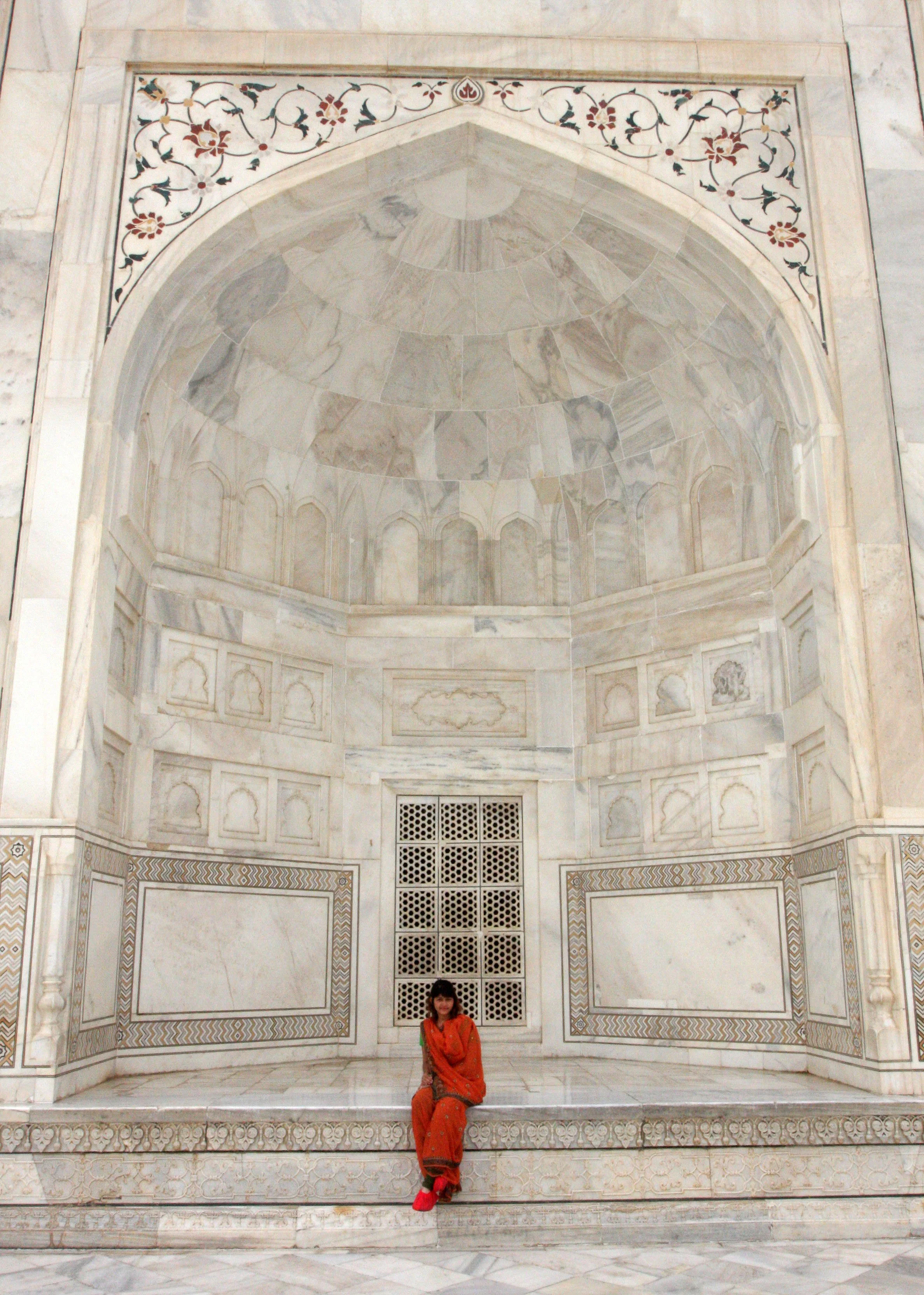 AGRA INDIA - SOM AND HER SARI AT THE TAJ MAHAL! (44).JPG