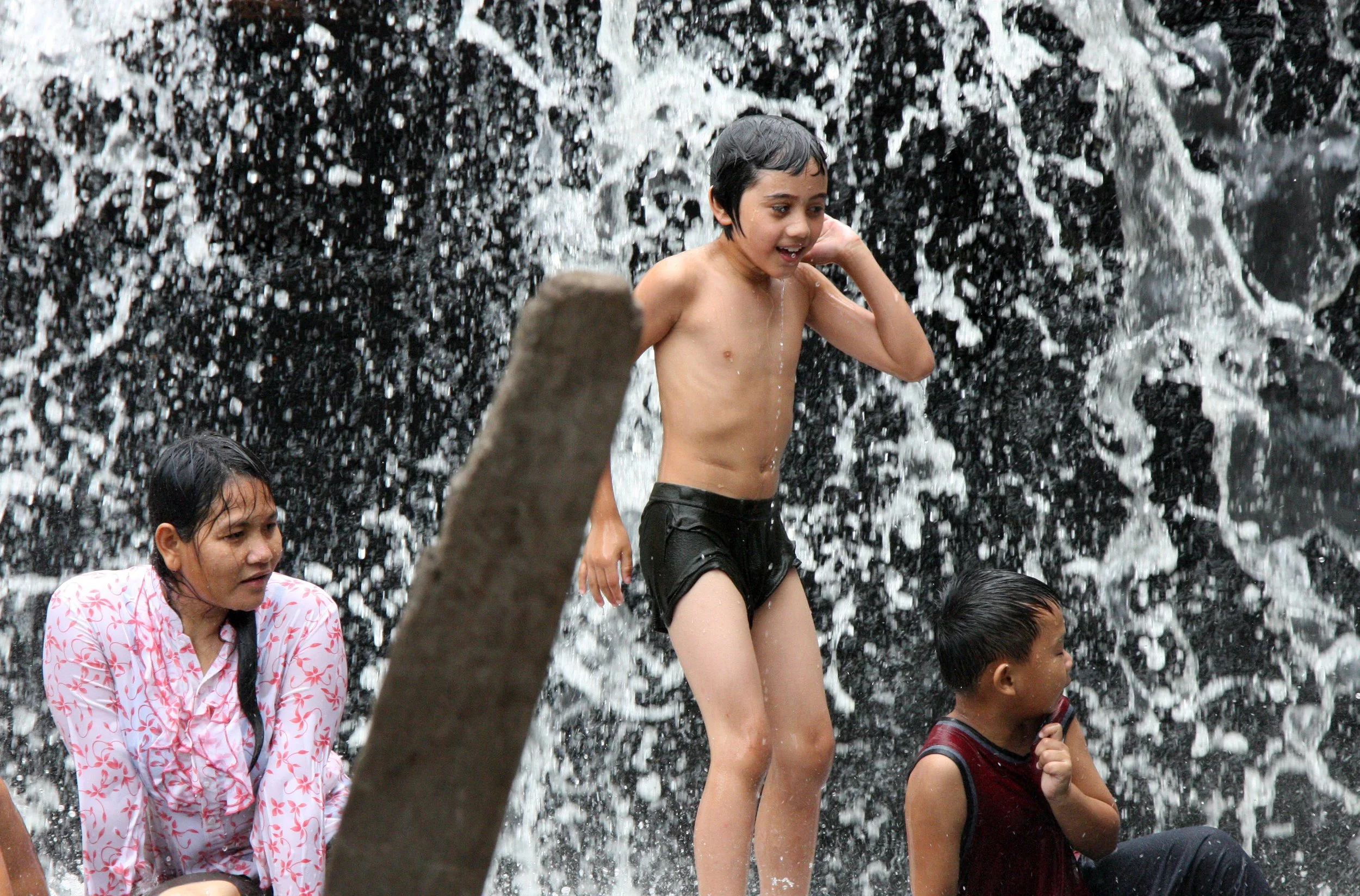 KULEN MOUNTAIN CAMBODIA - 1000 LINGHA RIVER (32).JPG