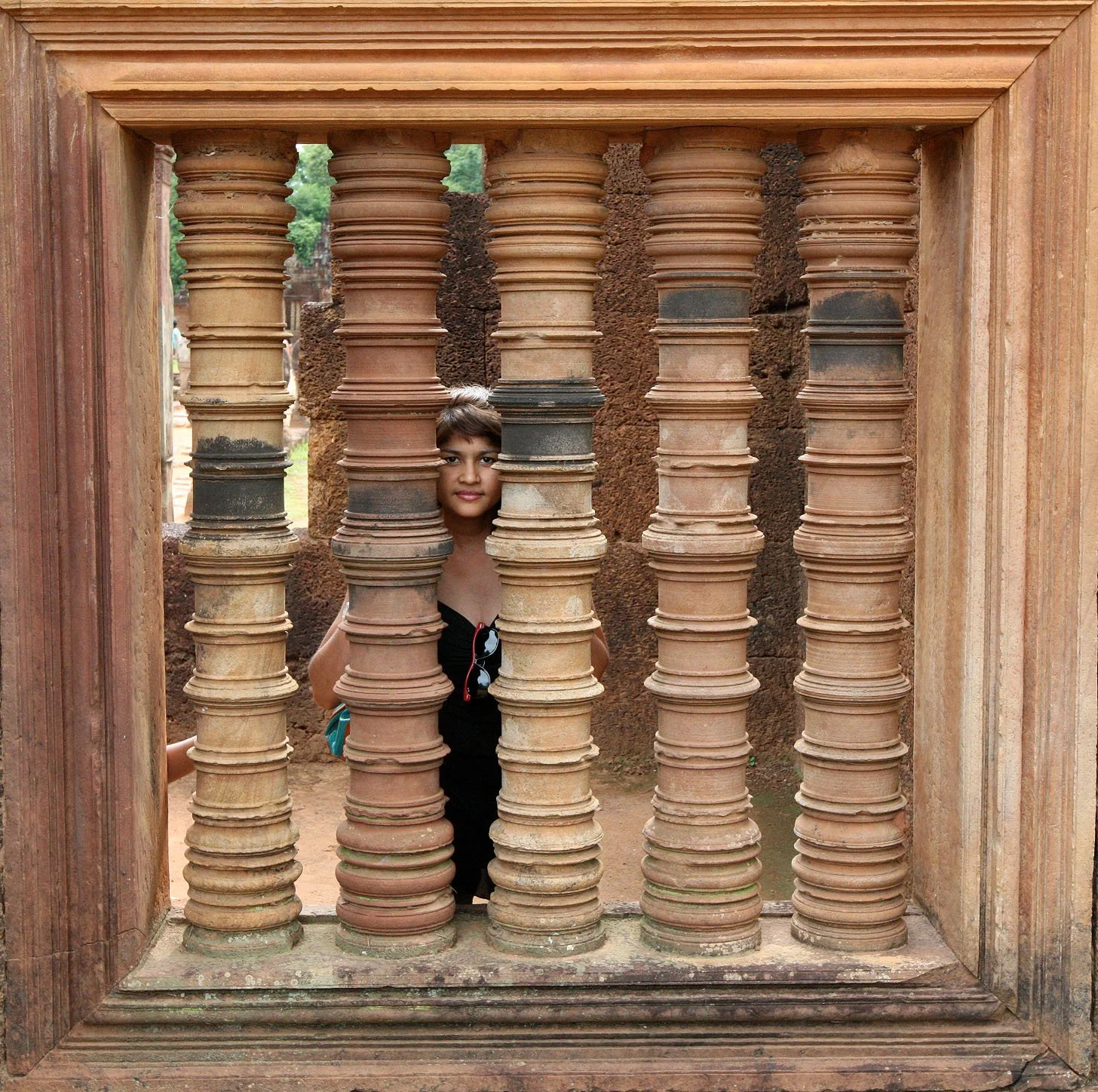 BANTEAY SREI TEMPLE - CAMBODIA (5).JPG