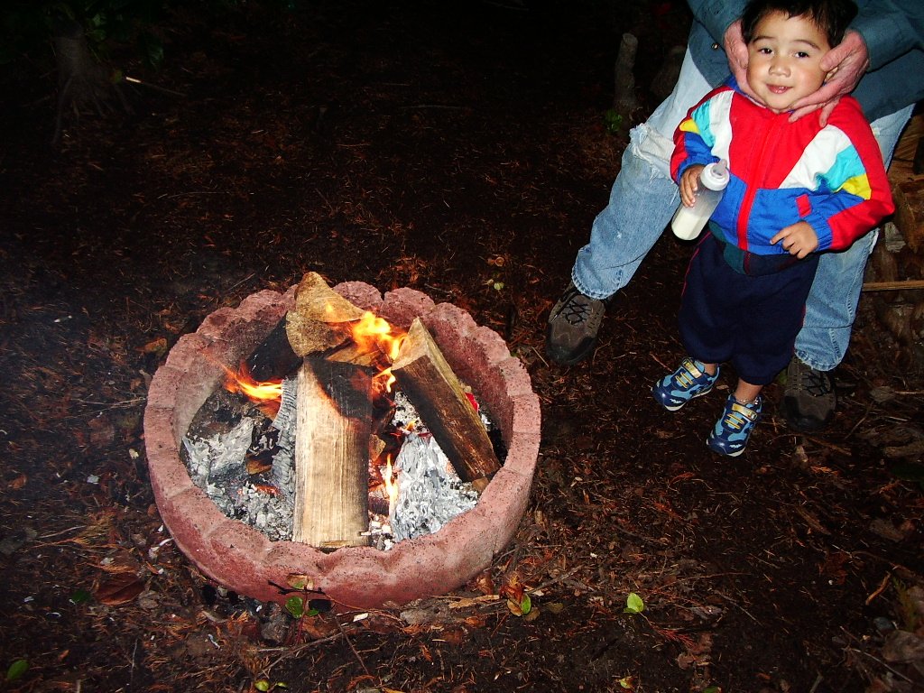 2004-11-2 AT THE LAKE FARM FIRE PIT.JPG