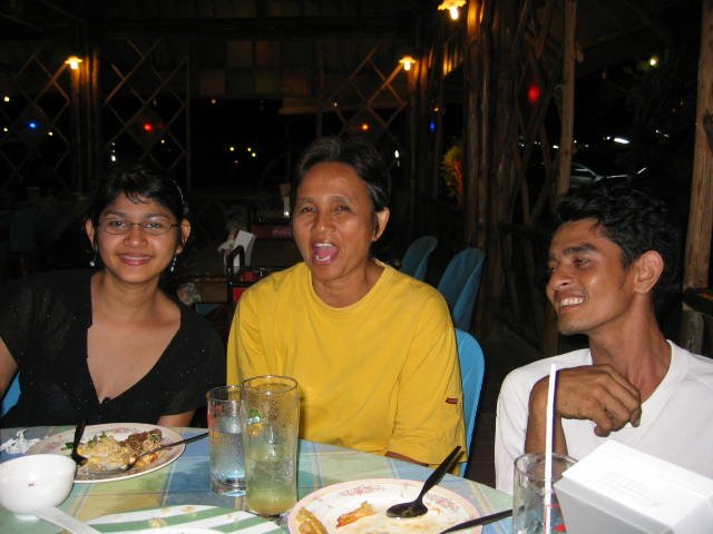 2005 Nakhonsithammarat with Family (50).jpg