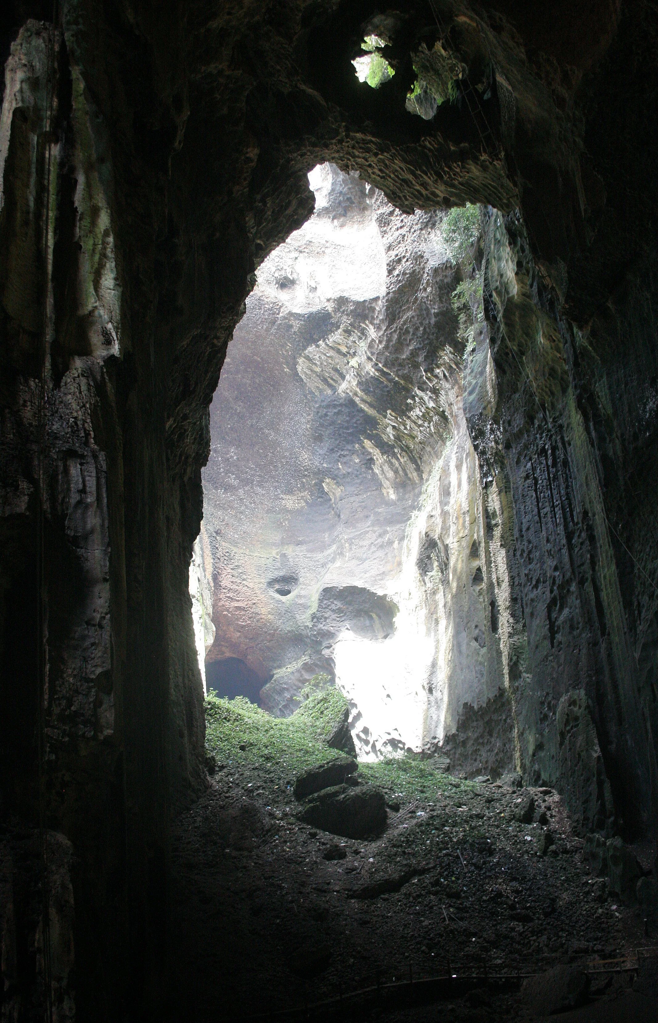 GAMONTONG CAVES BORNEO (5).JPG
