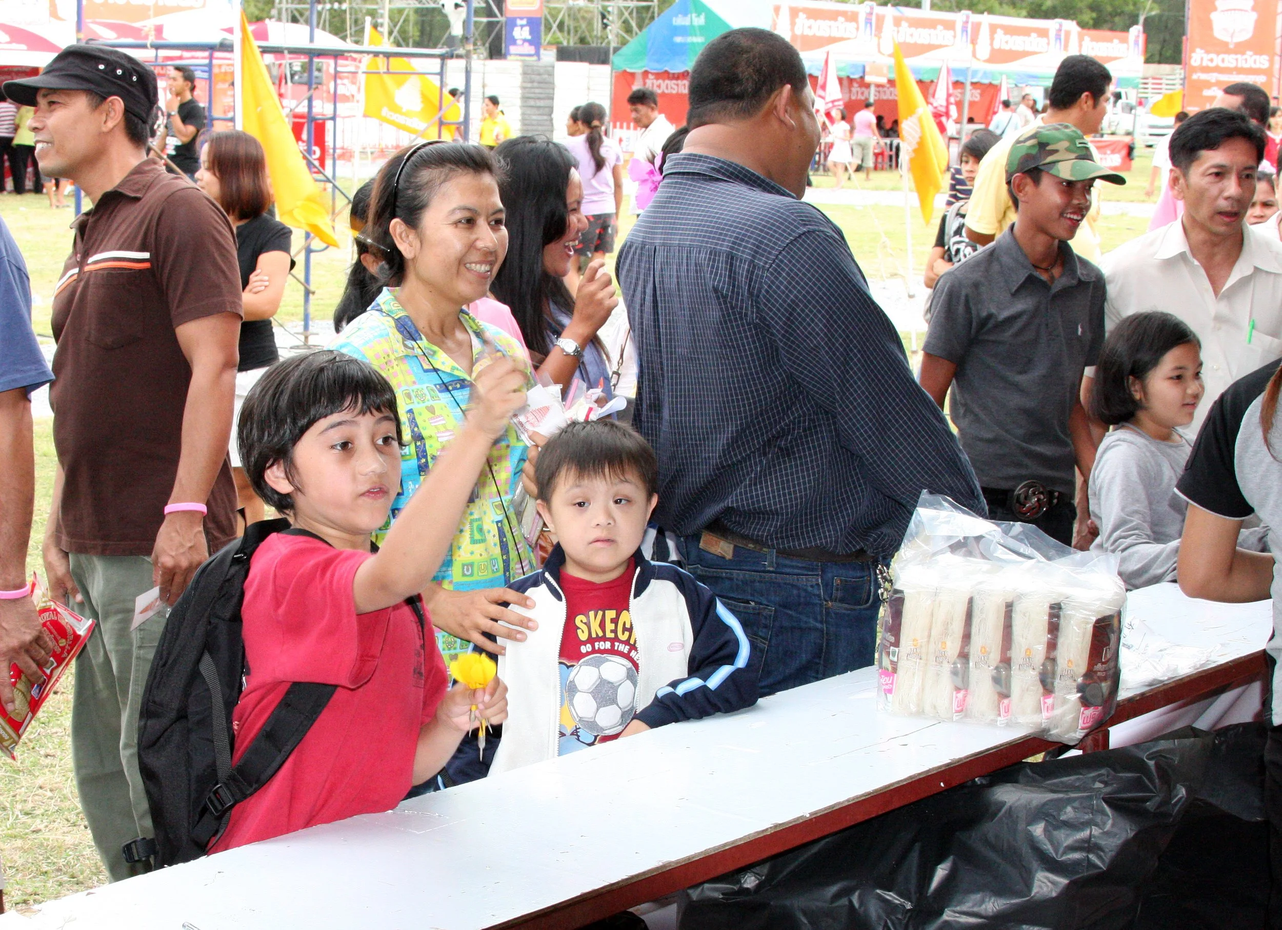 2010-7-18 CARRABAO CONCERT IN NAKHONSITHAMMARAT (9).JPG