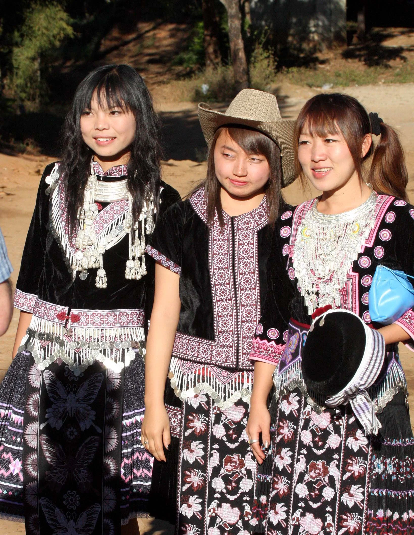 HILLTRIBE - HMONG - NEW YEARS CELEBRATION - CHRISTMAS IN THAILAND TRIP 2009 (43).JPG