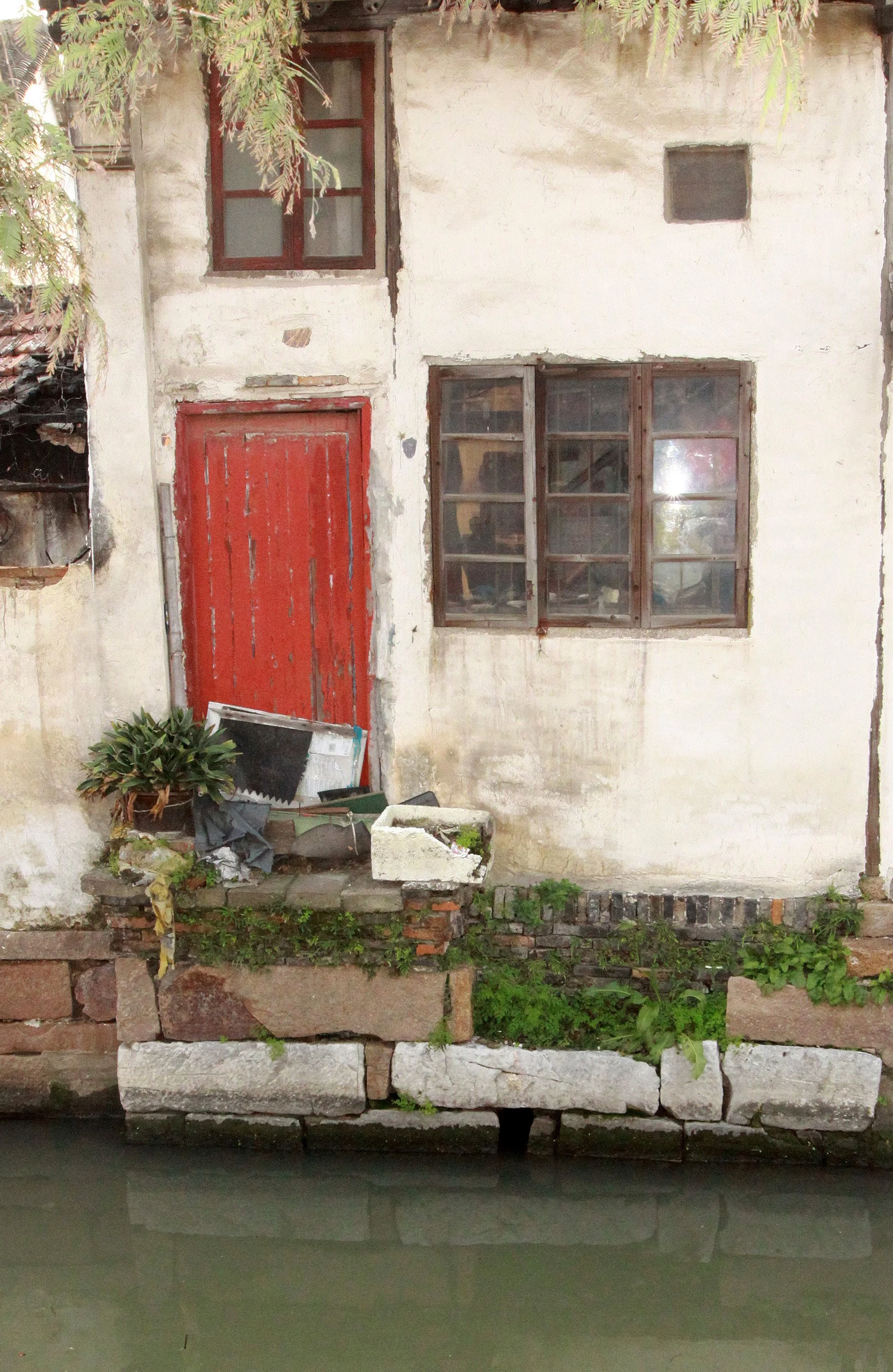 ZHUJIAJIAO WATER TOWN - NOVEMBER 20 2011 (149).JPG