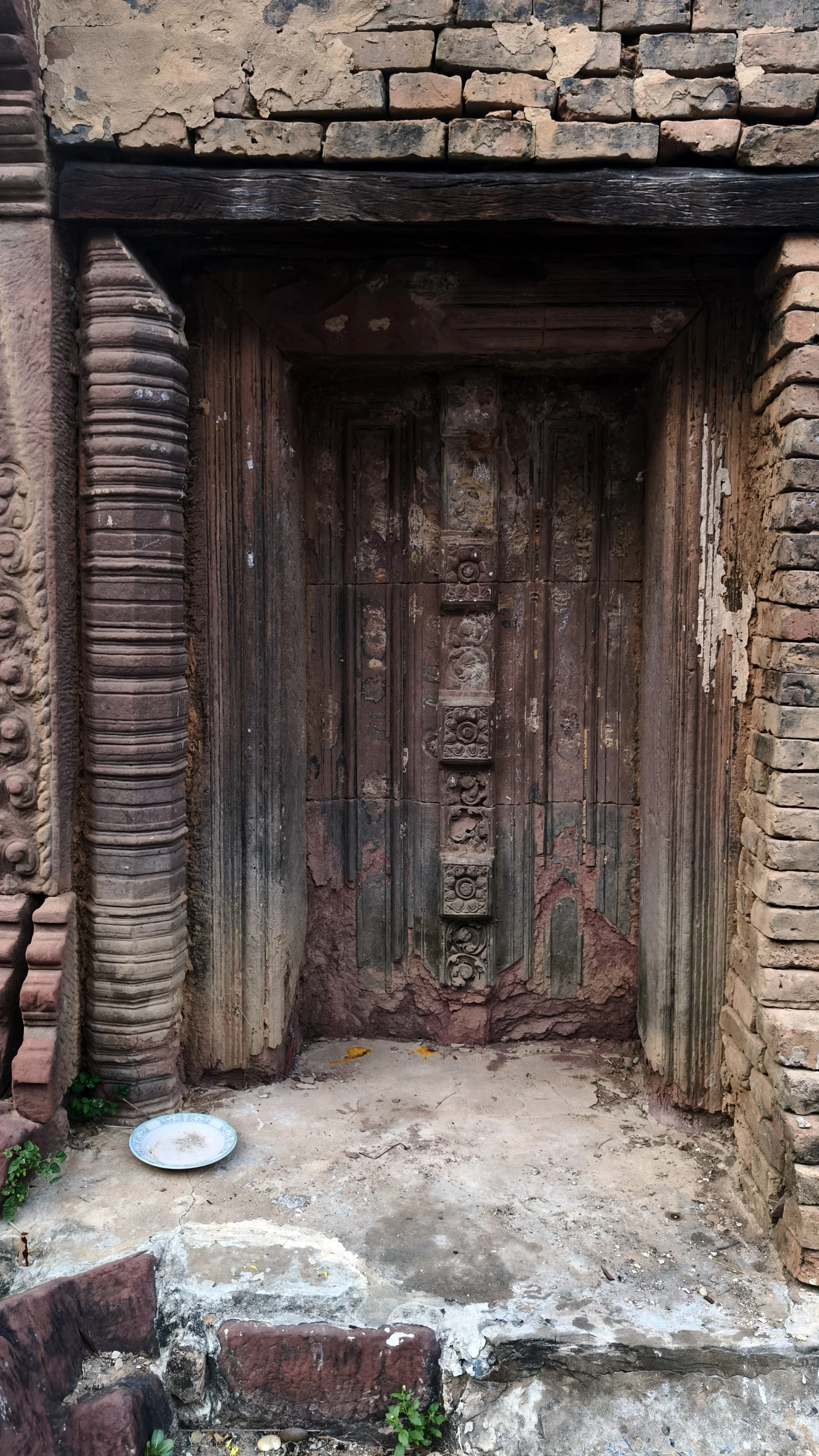 Wat Ku Phra Kona - Roi Et (33).jpg