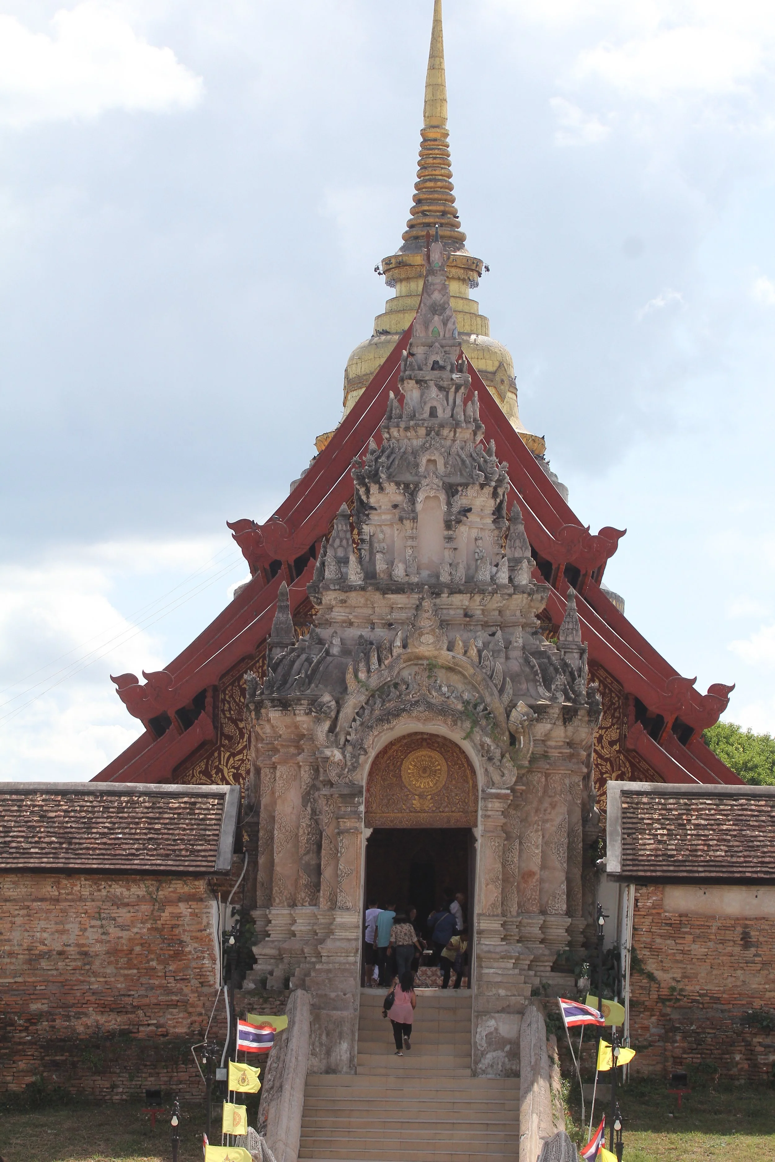 2020 July 7 - Lampang Wat Phra That Lampang Luang - North Thailand Roadtrip ( (29).JPG
