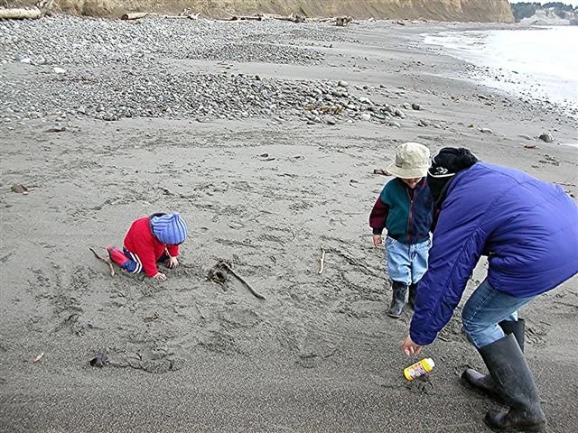 2005-4-17  COKIES PLAY DATE WITH ABBY (4).JPG