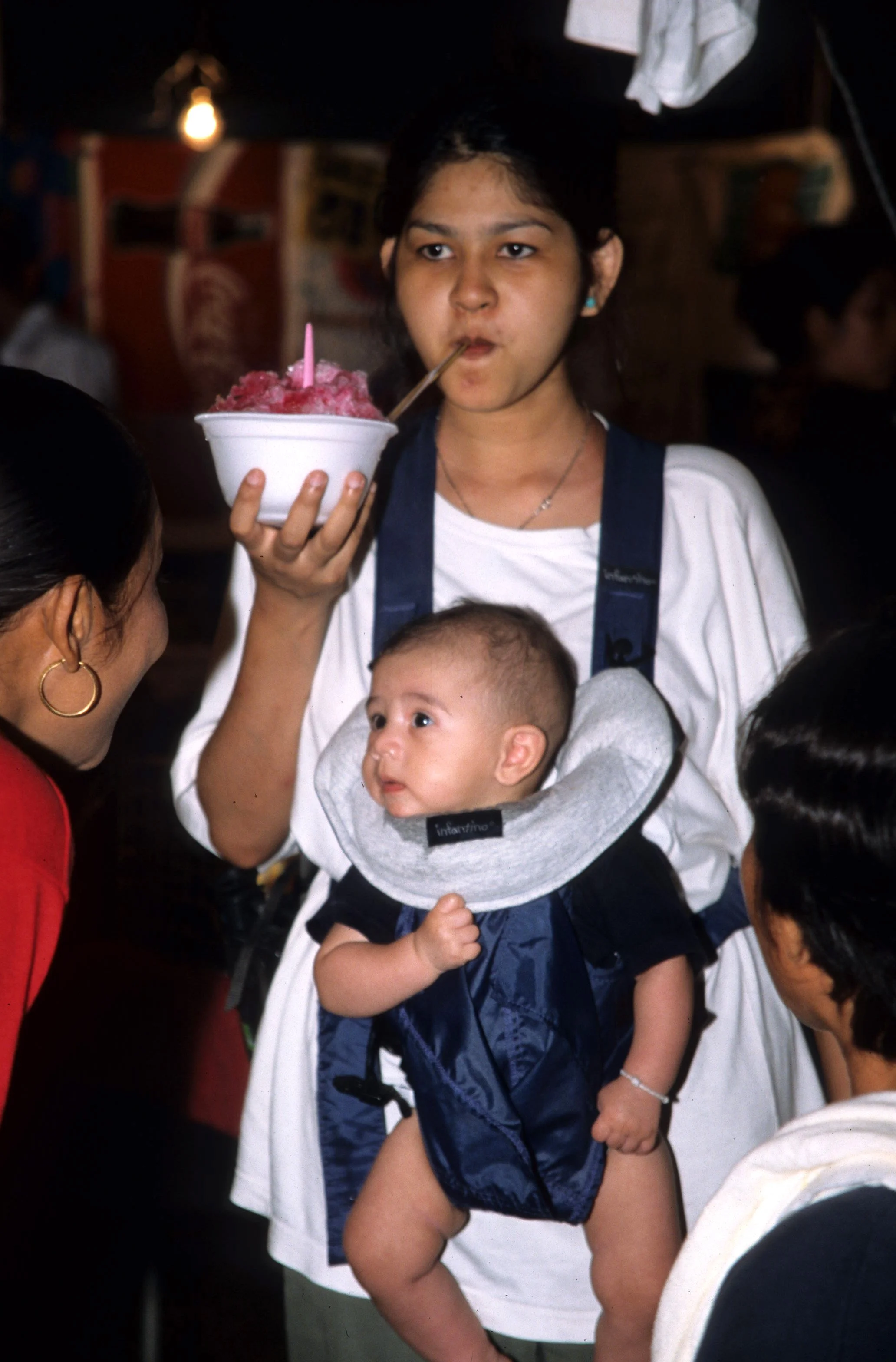 2004 Nakhonsithammarat Markets, Monks and Baby Cokie (67).jpg