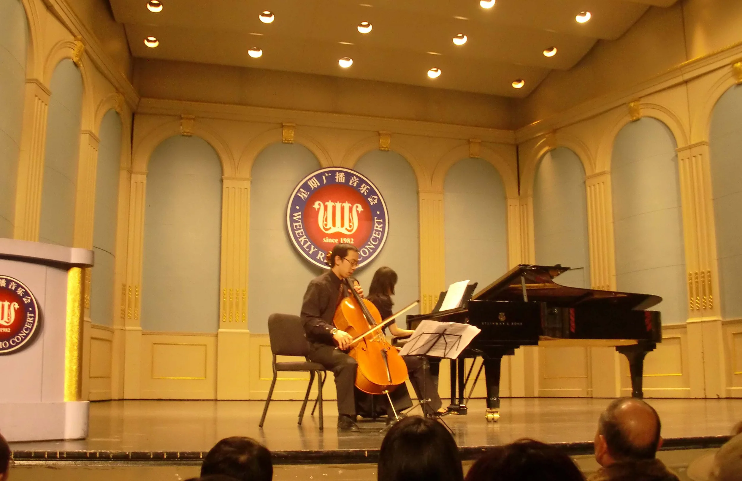 2011-3-13 NIGHT OUT IN SHANGHAI (10).JPG