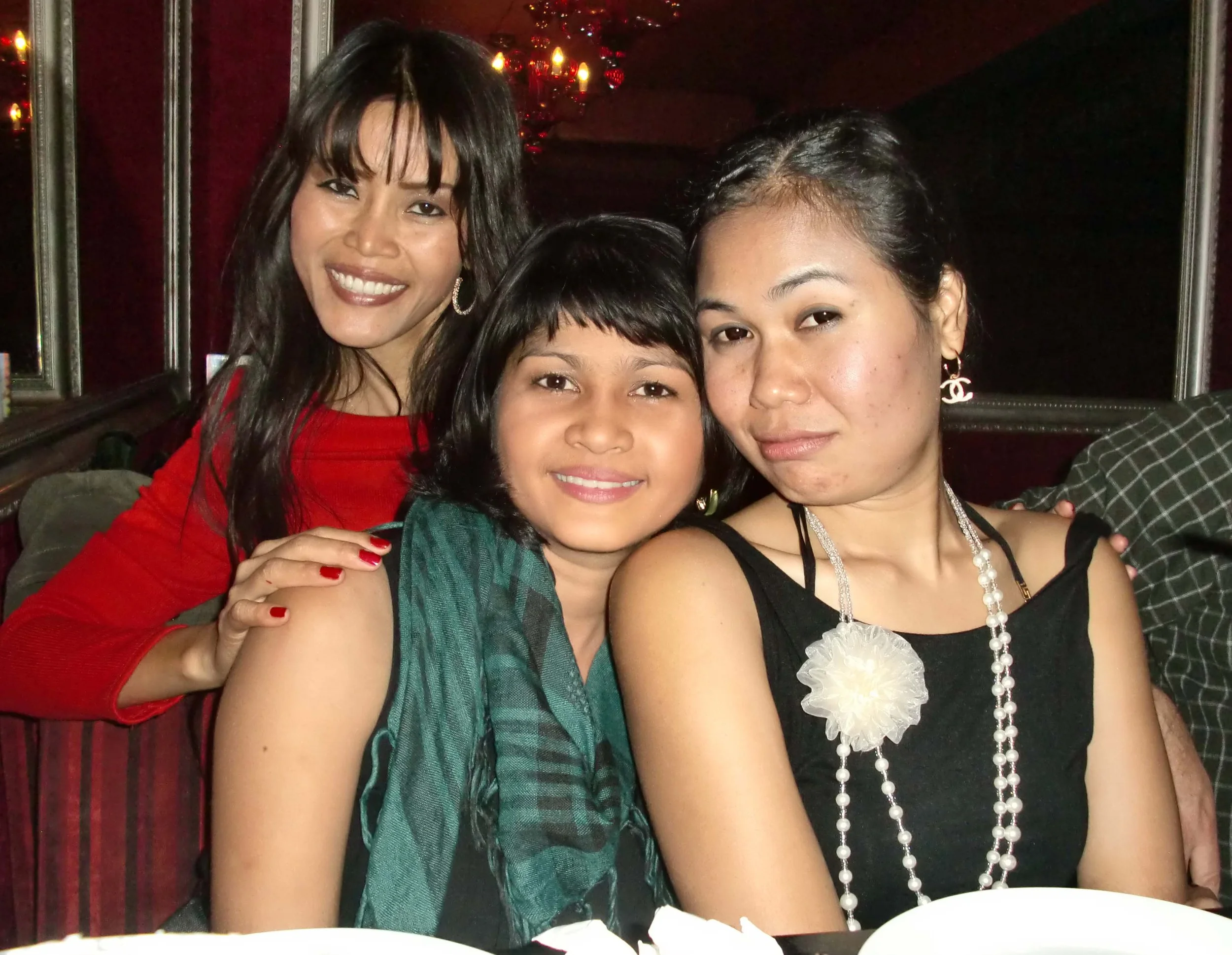 NIGHT OUT AT ZAPATAS - FRENCH CONCESSION - NATIONAL HOLIDAY OCTOBER 2011 (10).JPG