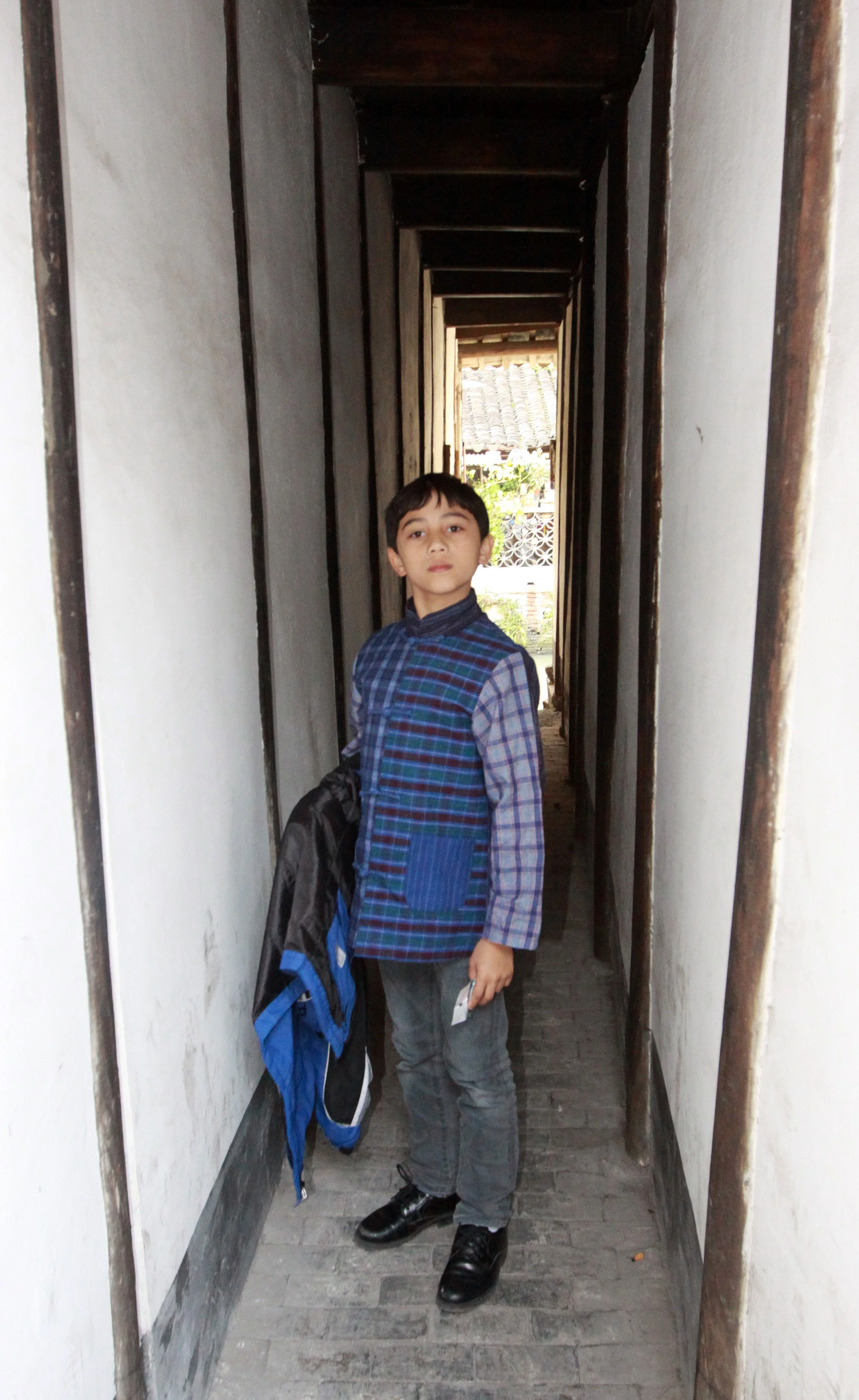 ZHUJIAJIAO WATER TOWN - NOVEMBER 20 2011 (154).JPG