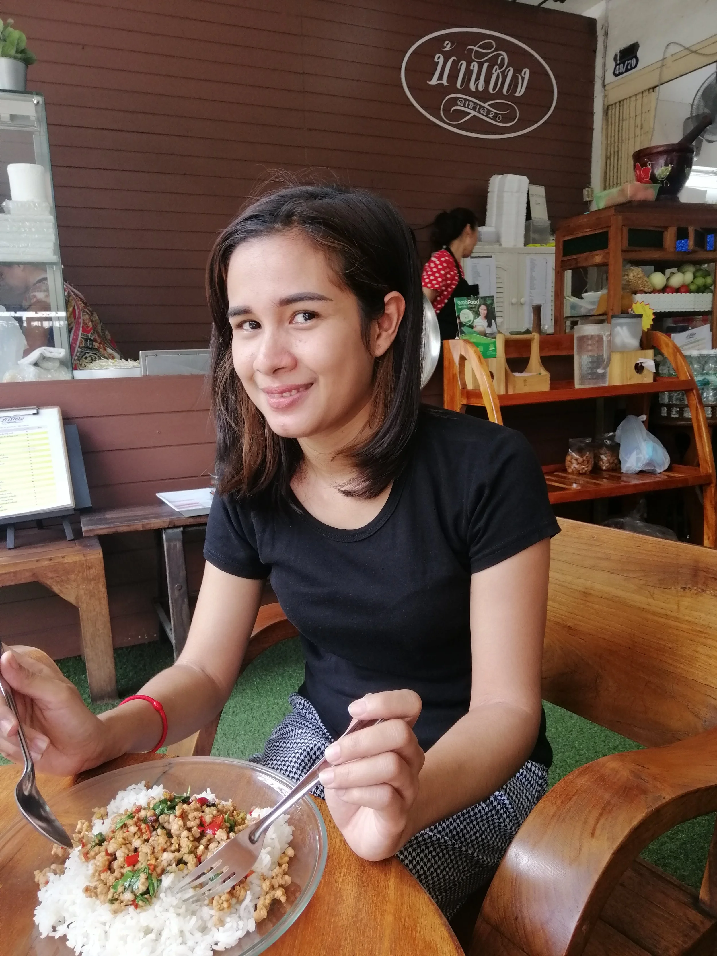 2018 Pics with Gift in Thailand (553).jpg