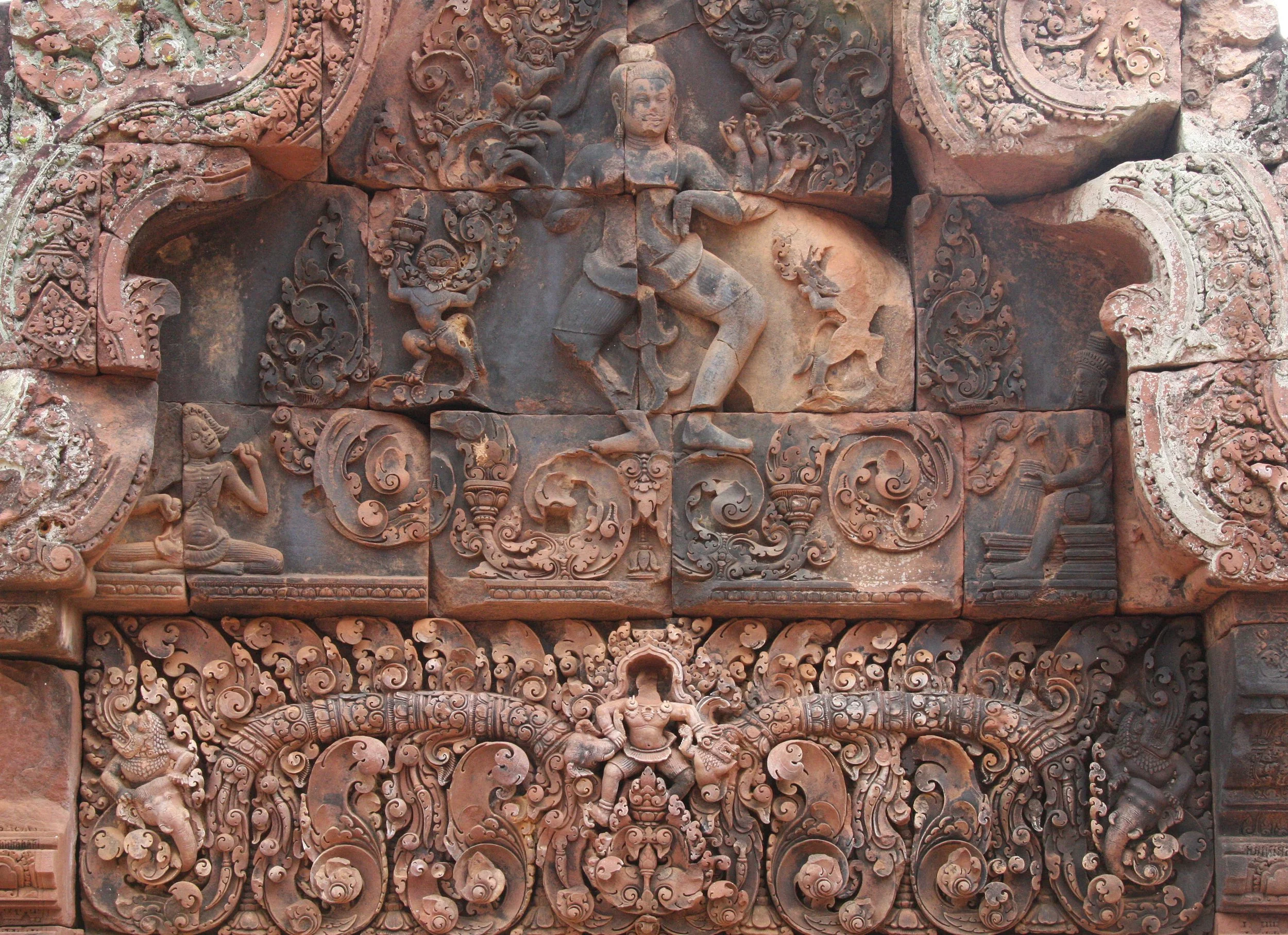 BANTEAY SREI TEMPLE CAMBODIA - JULY 2010 (30).JPG