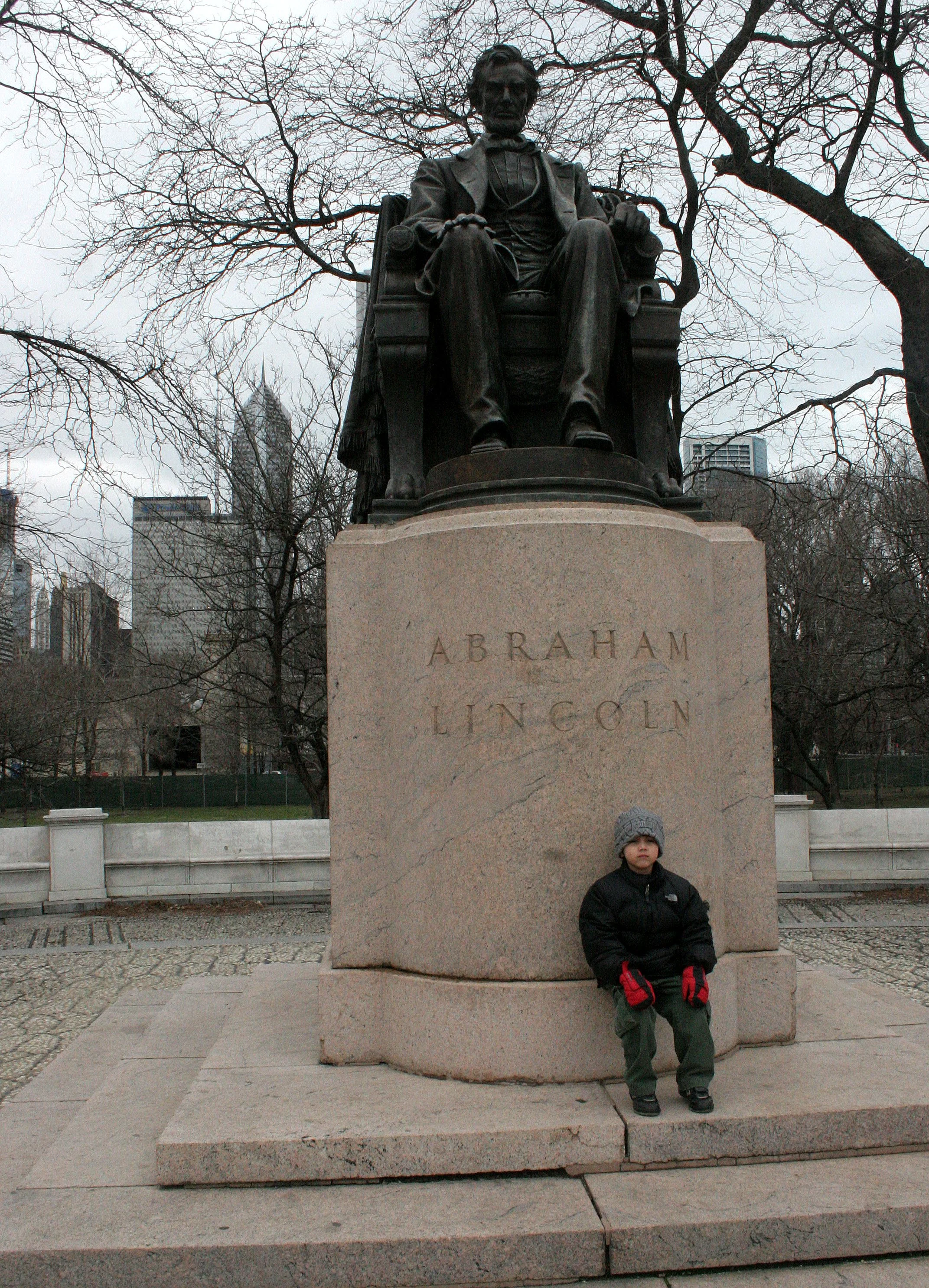 2008-4-1 CHICAGO SPRING TRIP - GRANT PARK (2).JPG