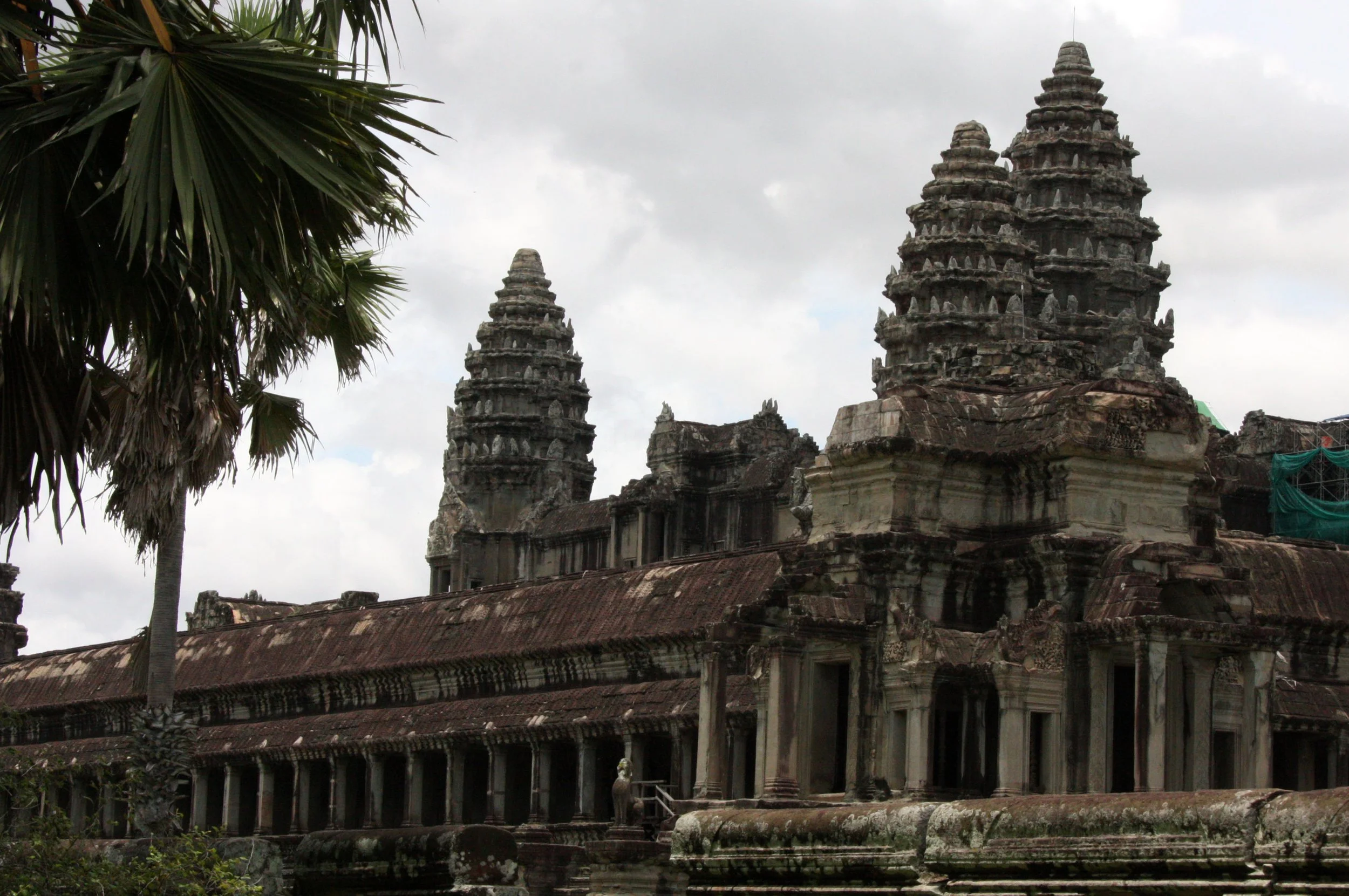 ANGKOR WAT CAMBODIA - JULY 2010 (19).JPG