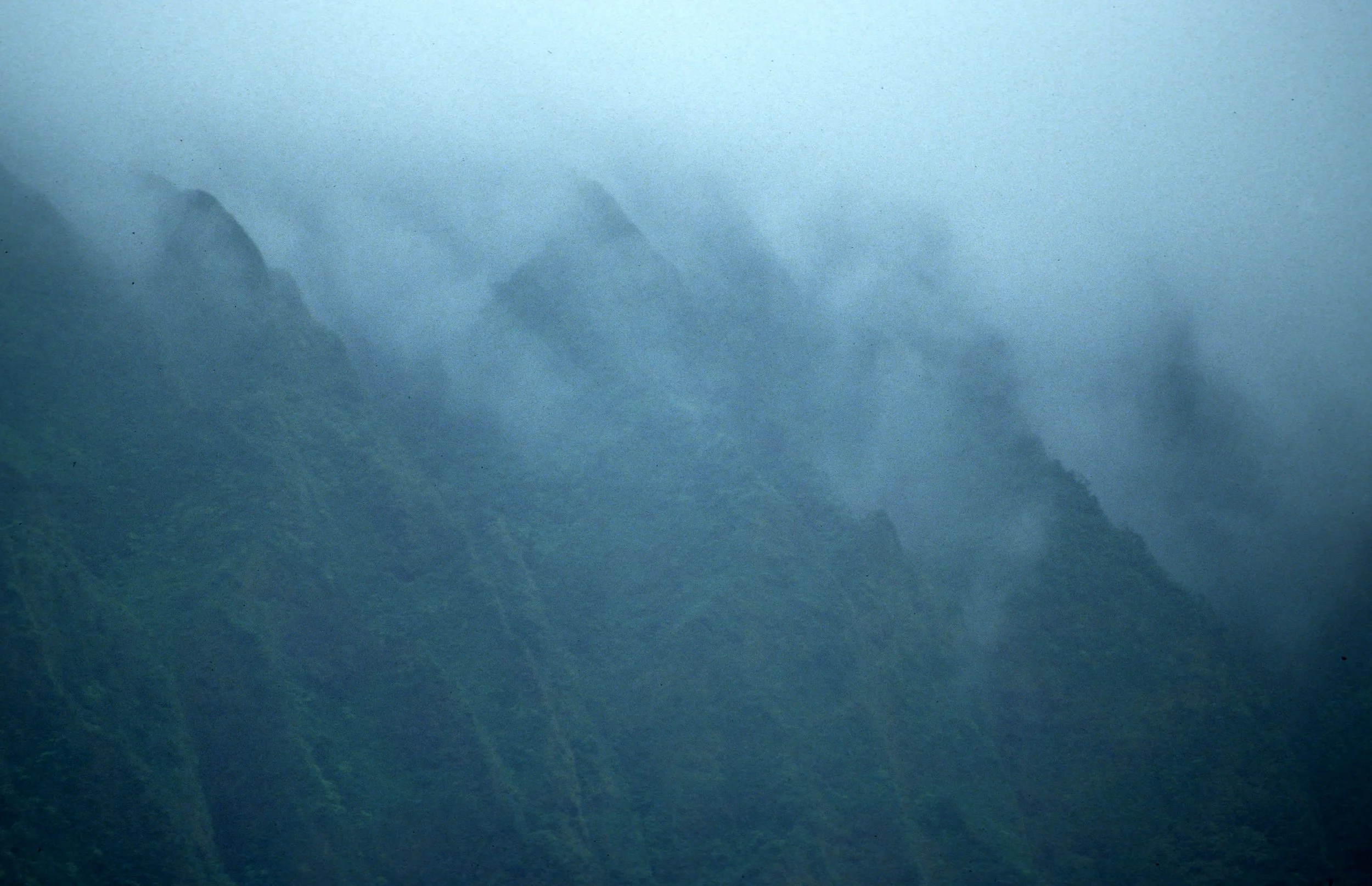 HAWAII - KAUAI - NA PALI IN MIST.jpg