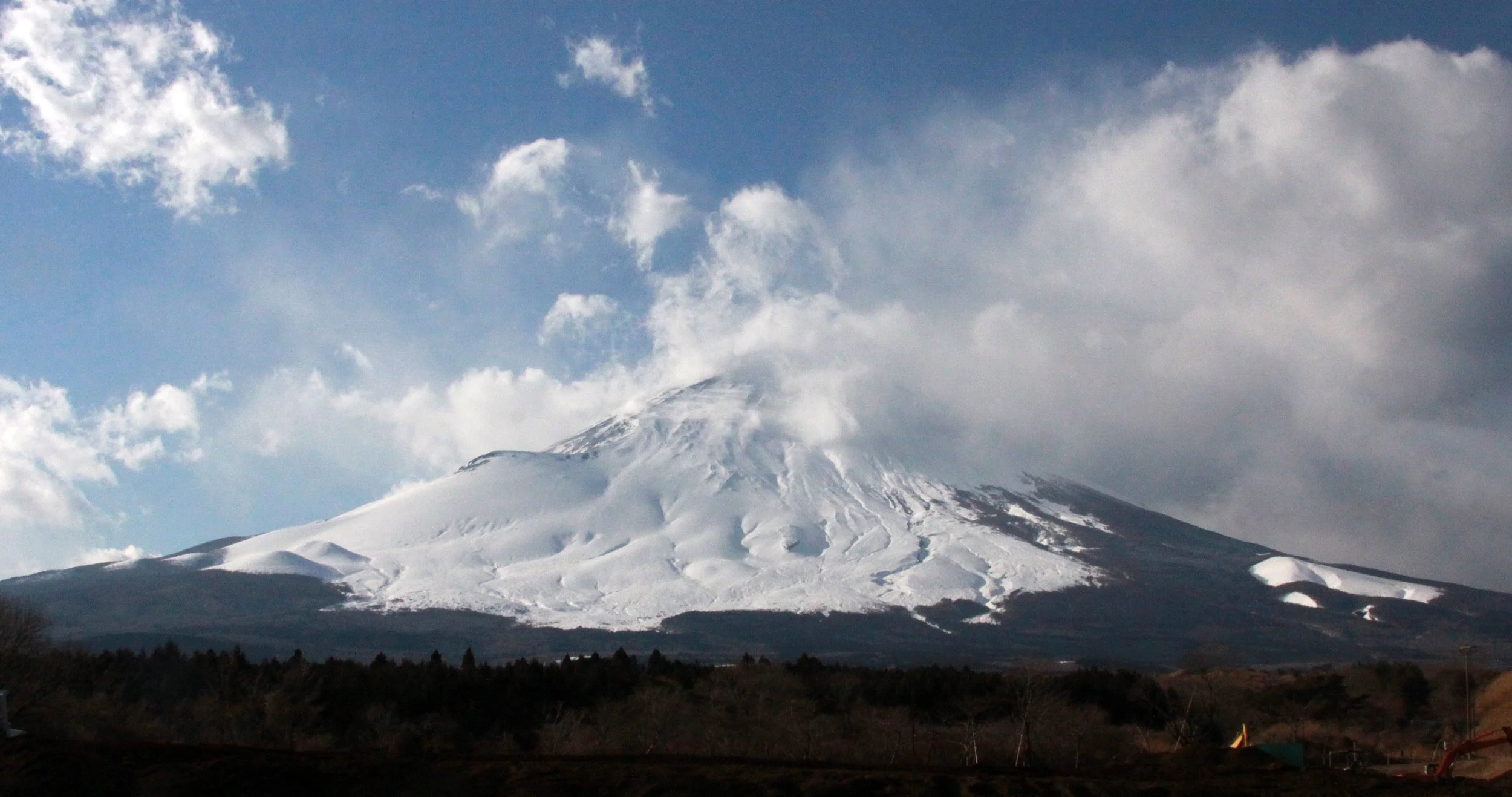MOUNT FUJI - AS SEEN FROM FUJINOMIYA JAPAN (9).JPG