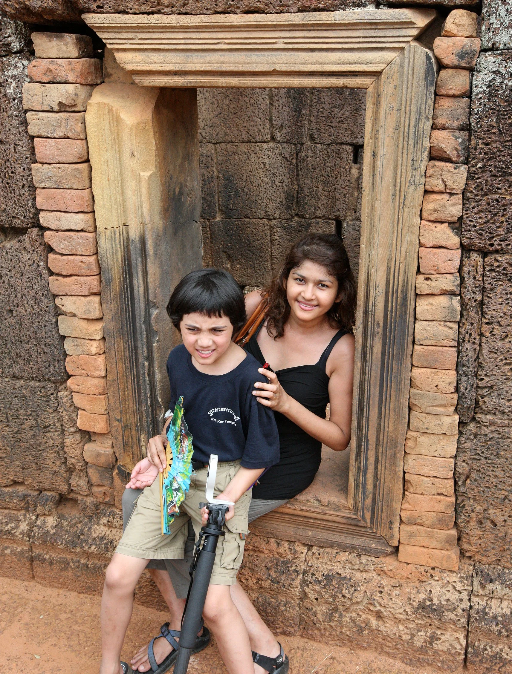 BANTEAY SREI TEMPLE - CAMBODIA (18).JPG