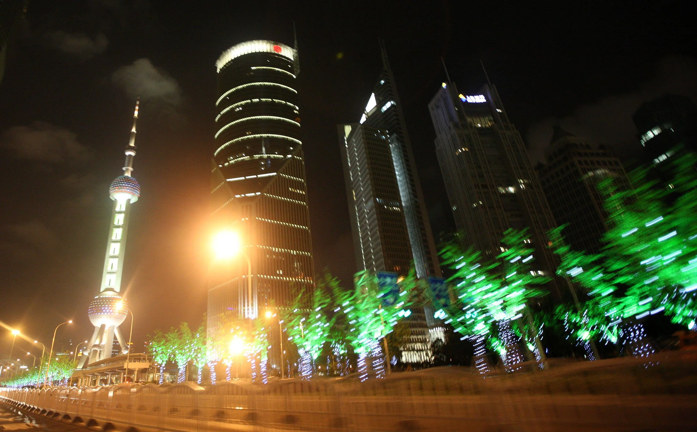 SHANGHAI NIGHT OUT - ORIENTAL PEARL TOWER PUDONG (2).JPG