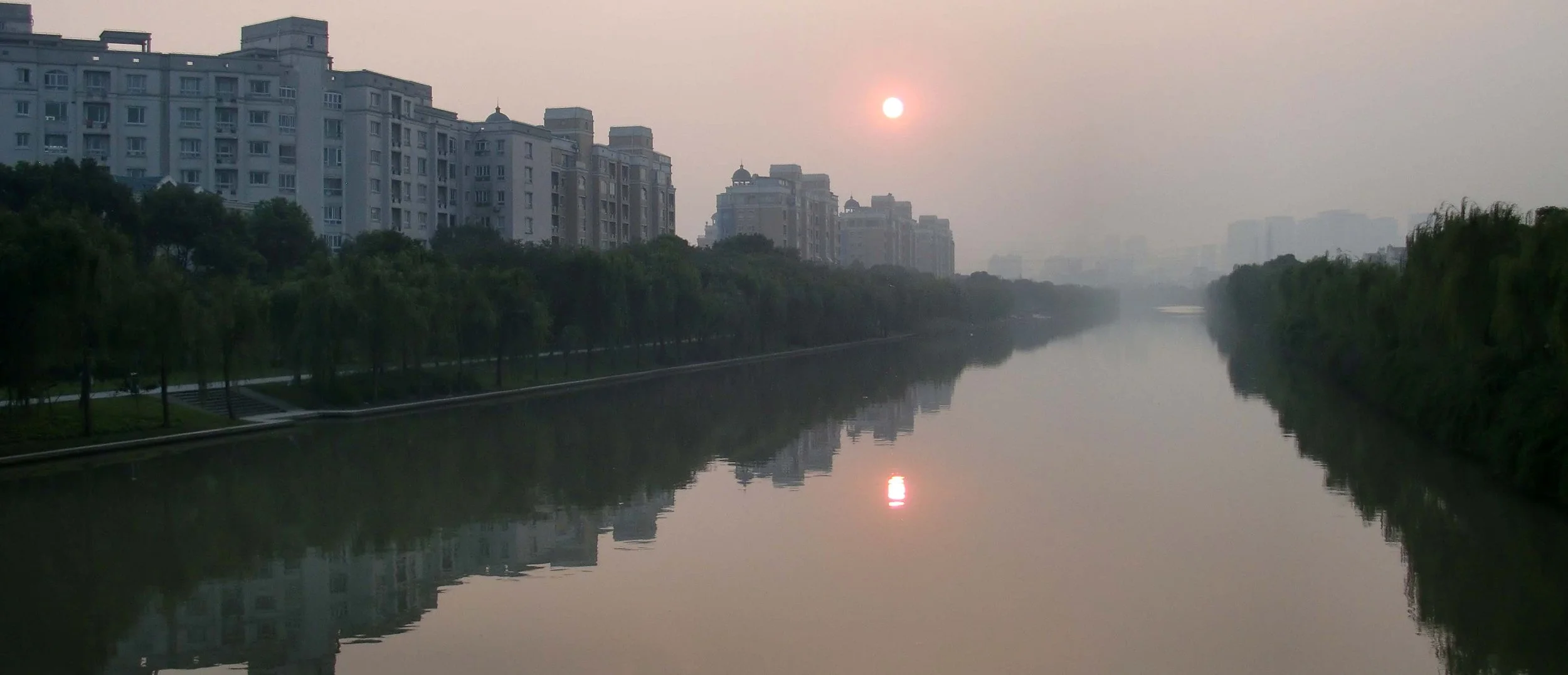 NIGHT OUT IN JINQIAO PUDONG - HARD DAYS NIGHT PUB - OCTOBER NATIONAL HOLIDAYS 2011 (5).JPG