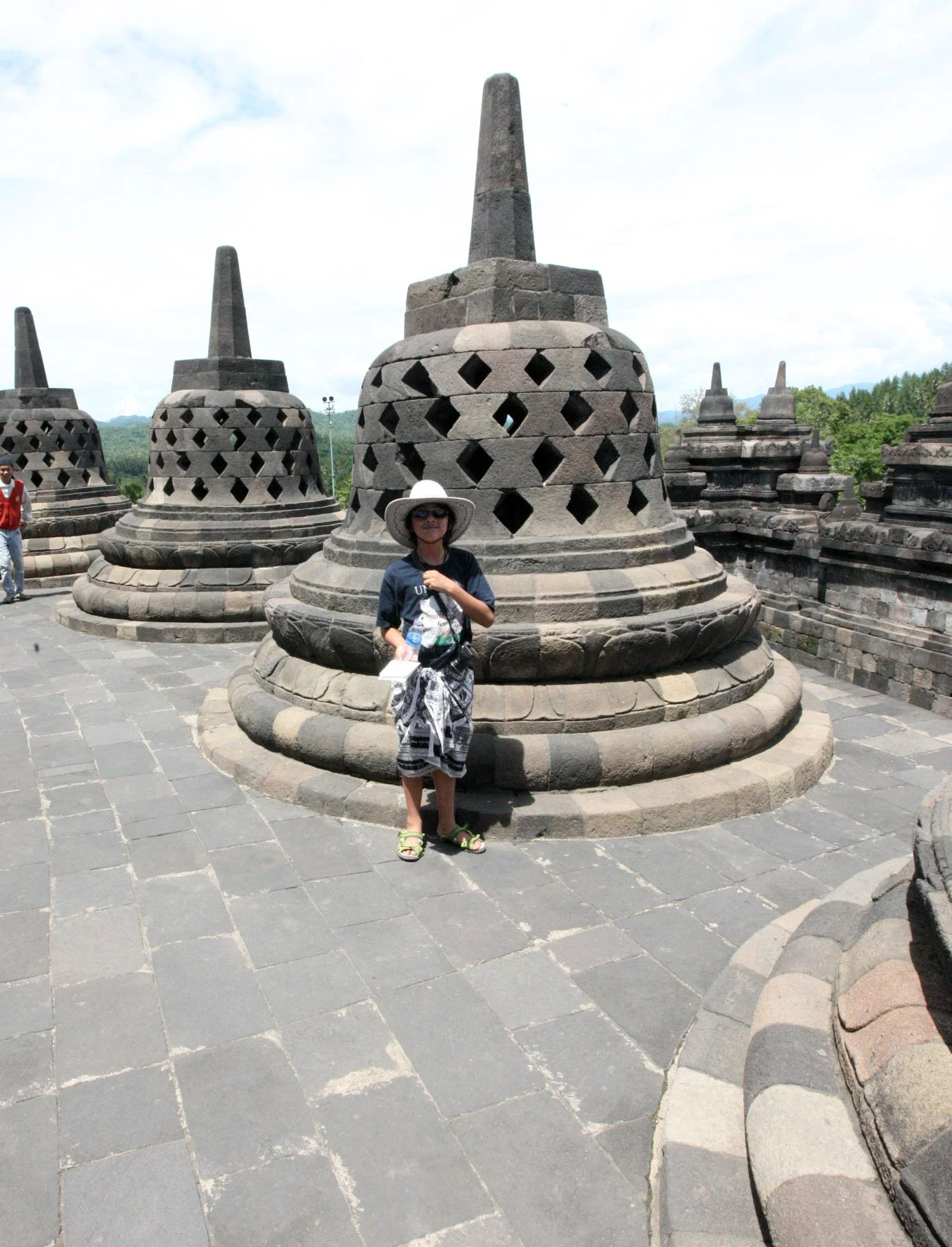 BOROBUDUR RUINS - YOGYAKARTA INDONESIA (31).JPG