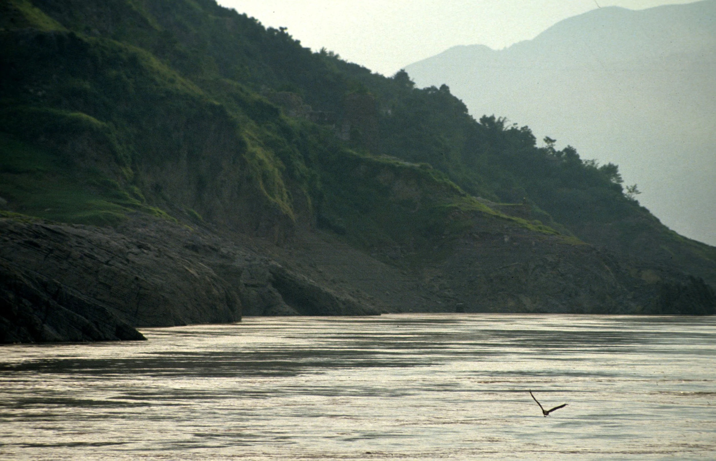YANGTZE - THREE GORGES CRUISE SCENERY.jpg