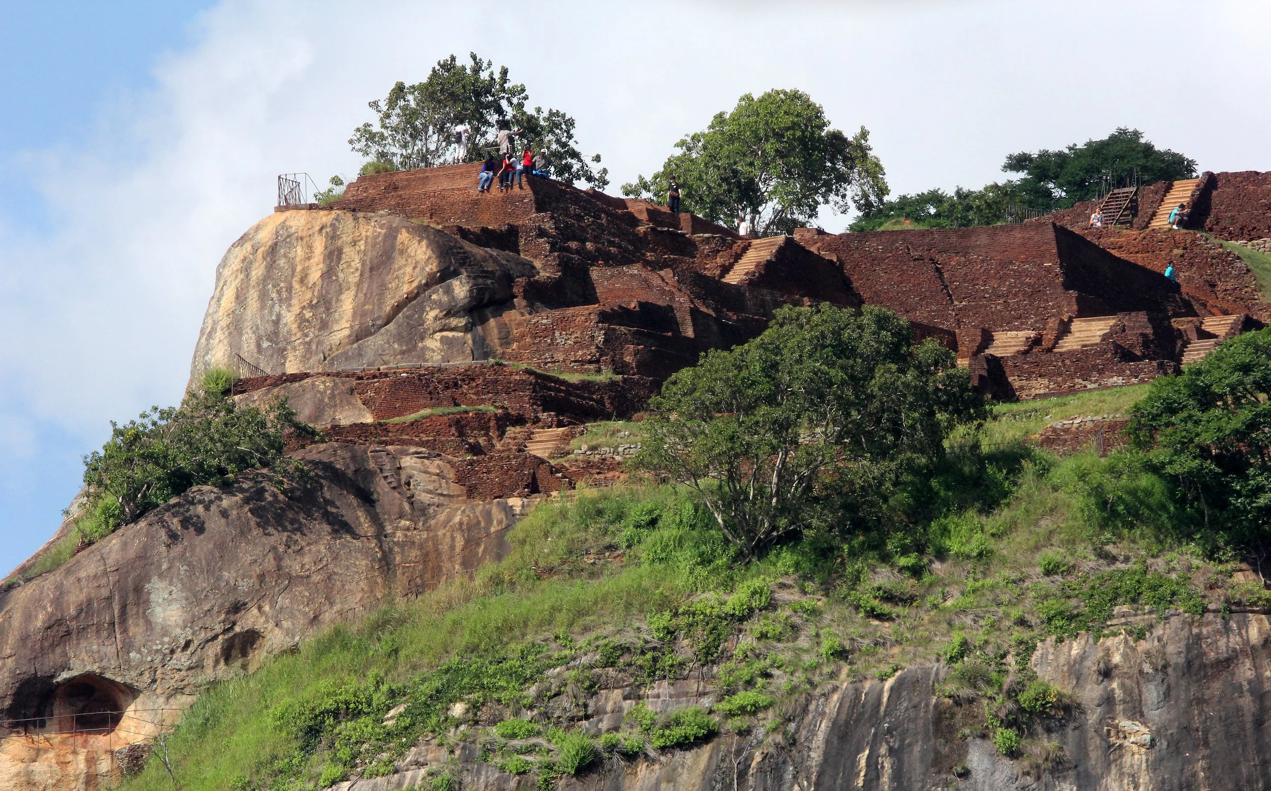 SIRIGIYA FOREST SRI LANKA FORTRESS ROCK (1).JPG