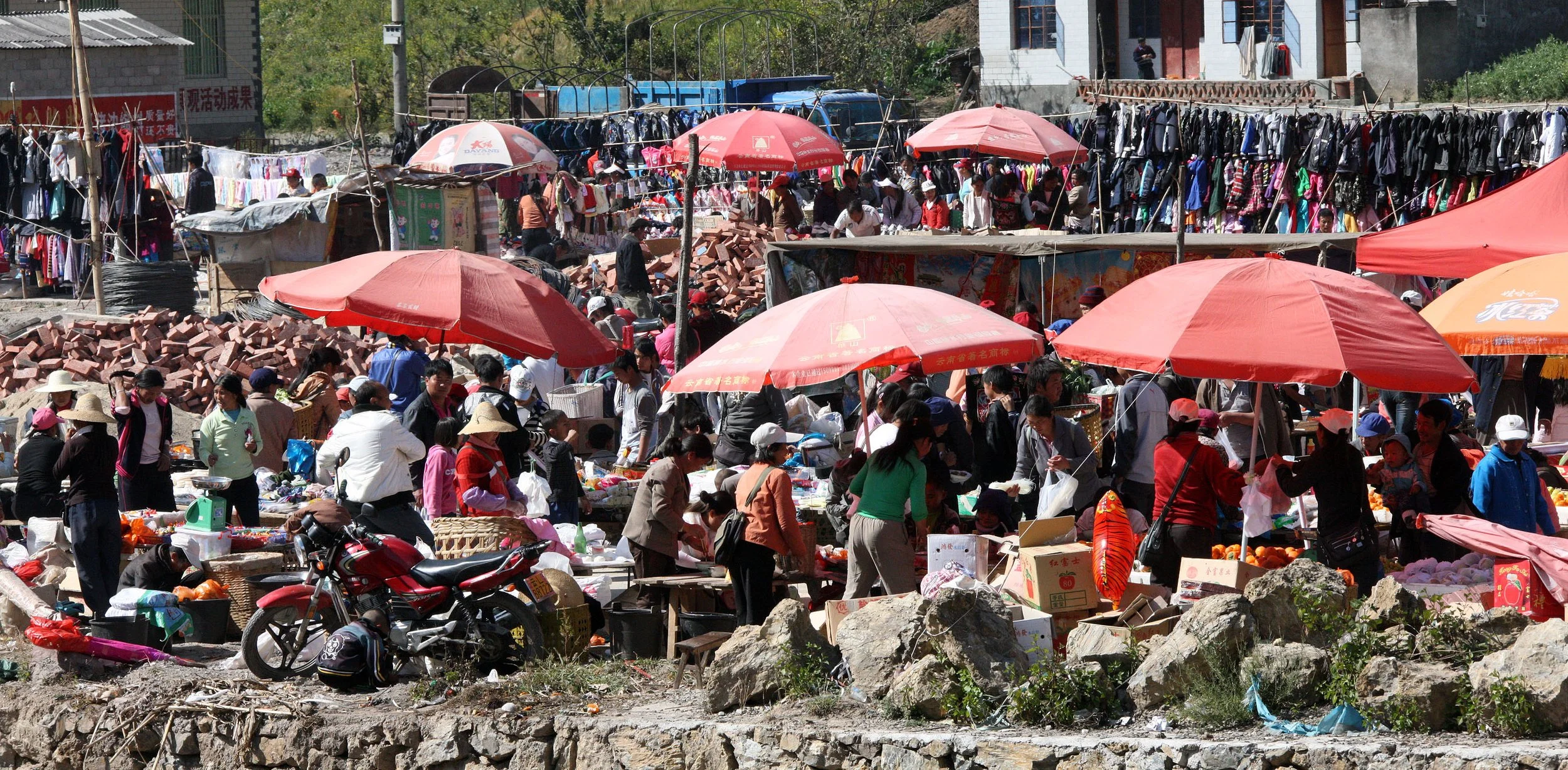 YUNNAN - NANJIAN TOWN AND SURROUNDING REGION (49).JPG