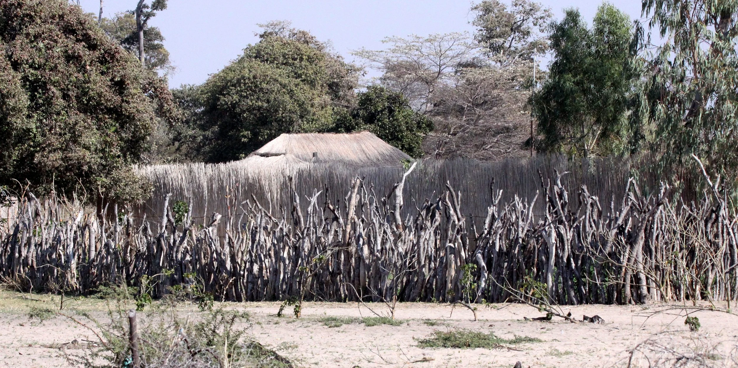NAMIBIA - CAPRIVI STRIP - TSWANA VILLAGES ALONG THE ROAD.JPG
