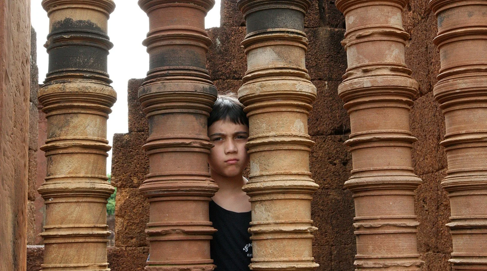 BANTEAY SREI TEMPLE - CAMBODIA (2).JPG