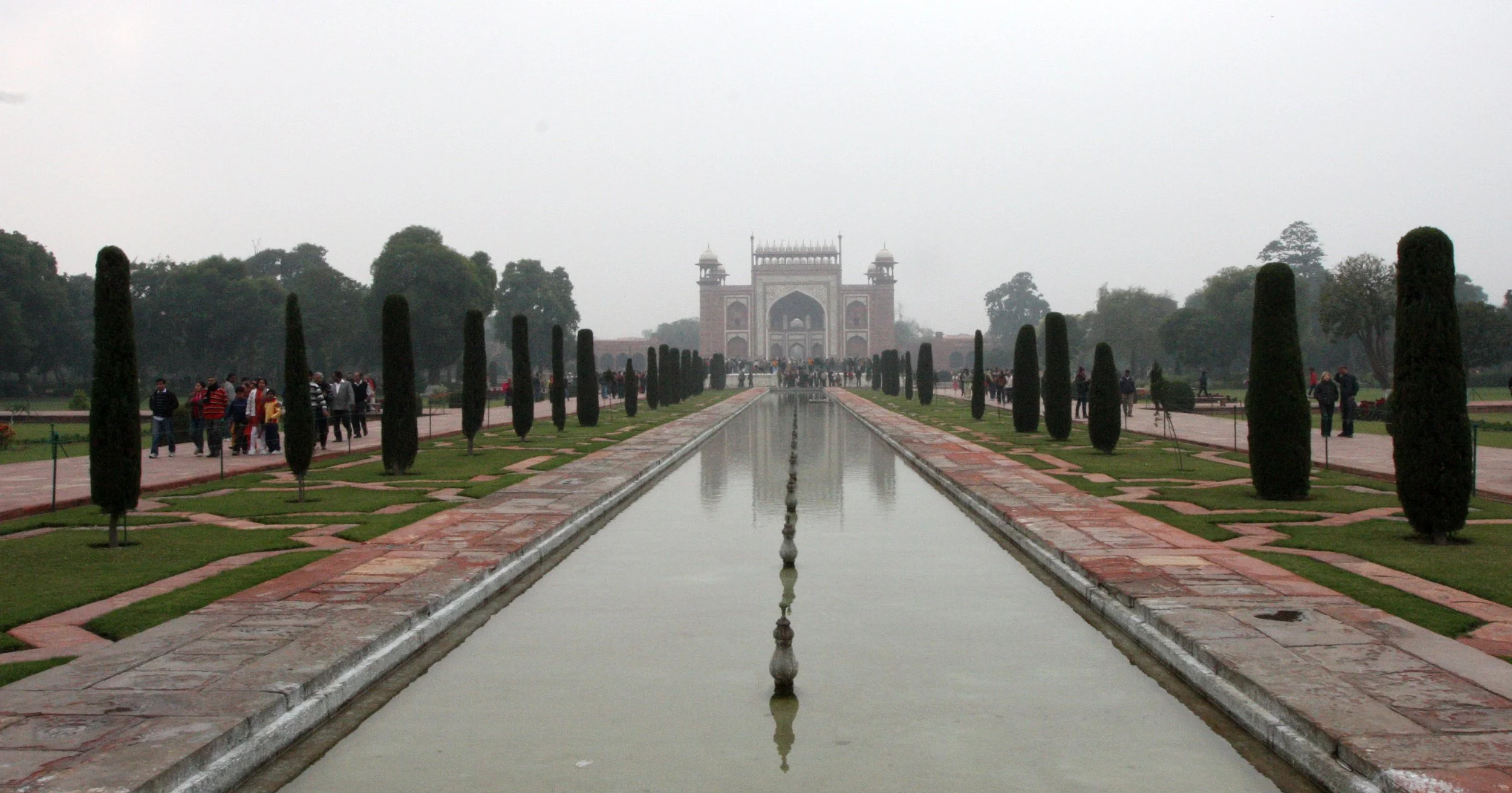 AGRA INDIA - SOM AND HER SARI AT THE TAJ MAHAL! (36).JPG