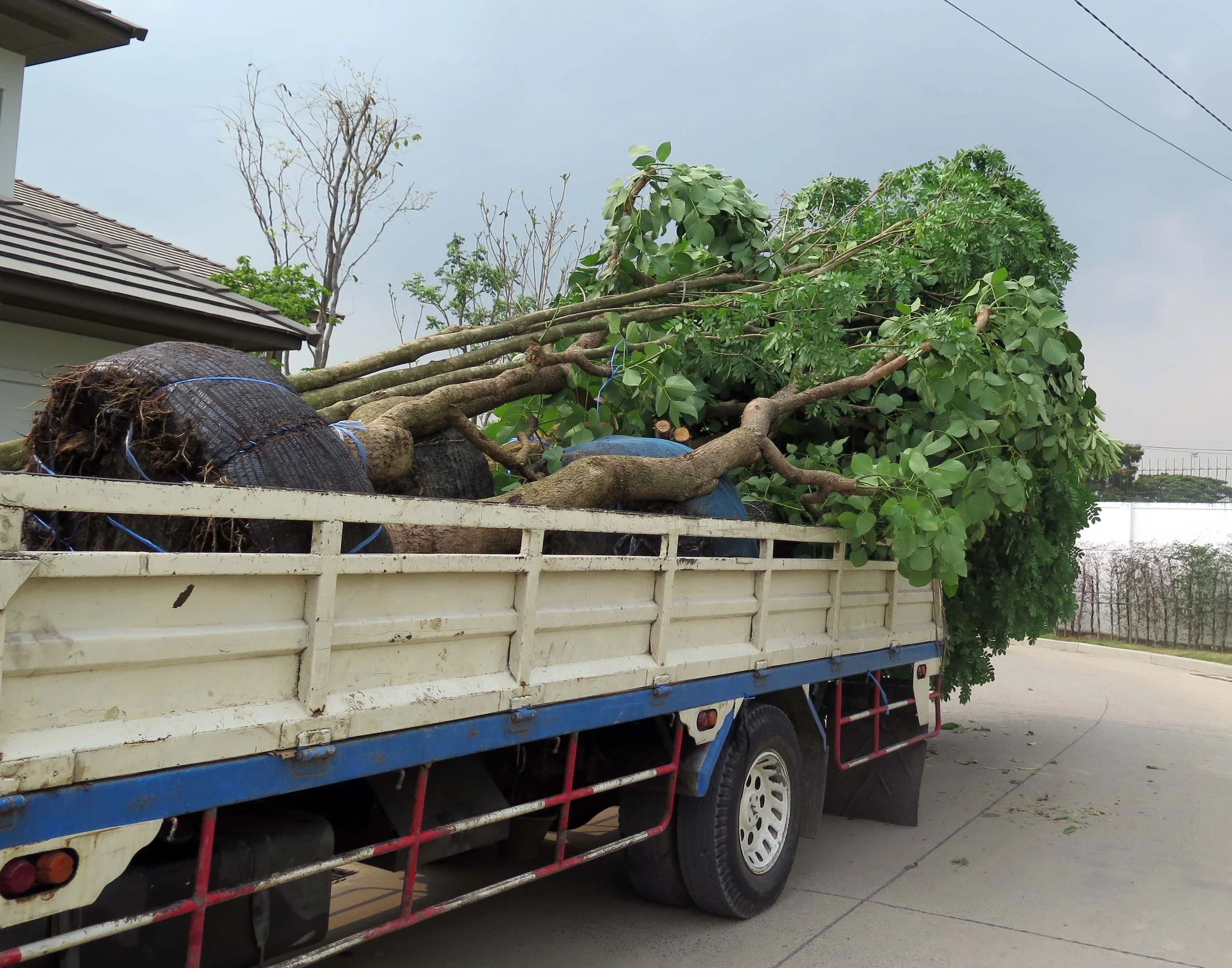2013 Nonthaburi Setthasiri House and Nonthaburi Neighborhood (16).JPG