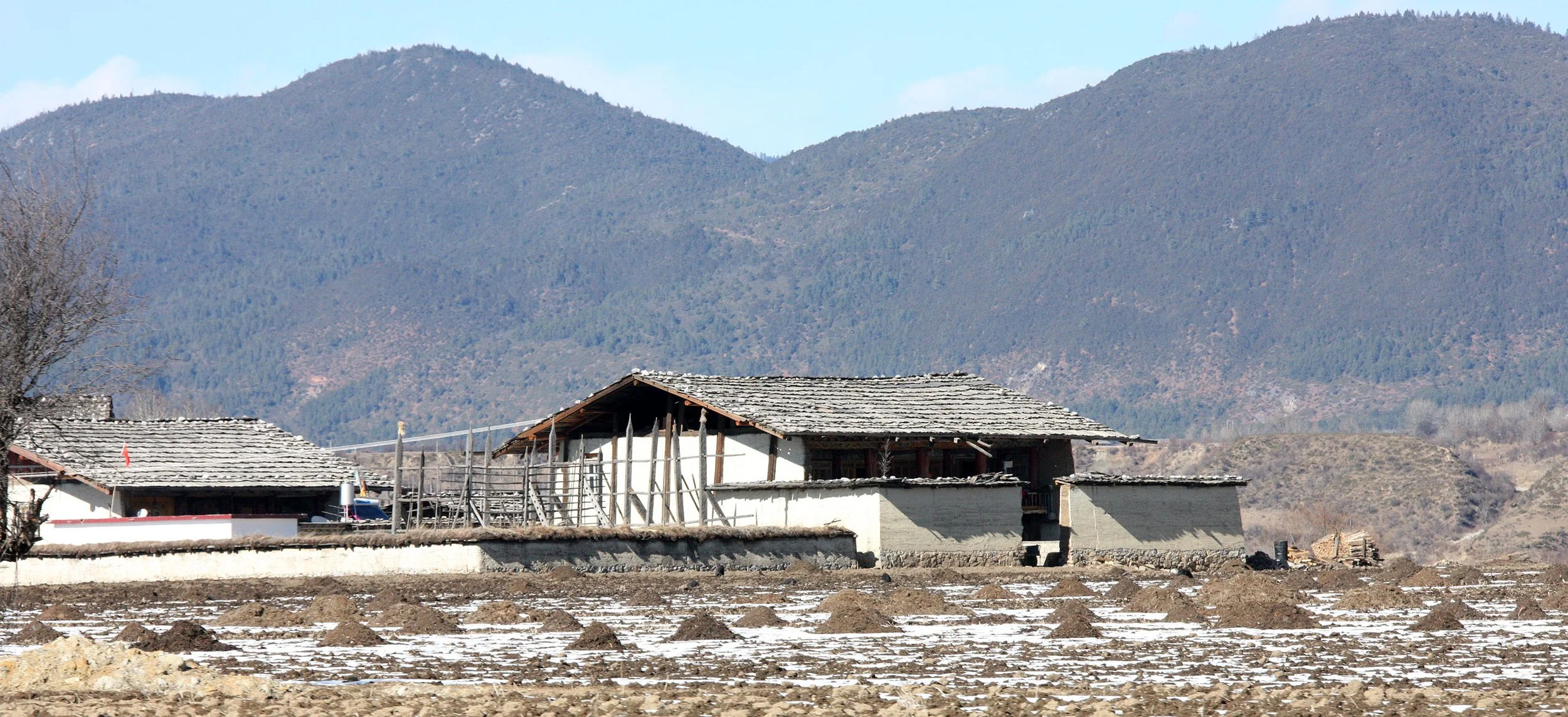 YUNNAN - TIBETAN VILLAGES NEAR NAPAHAI & SHANGRILA (2).JPG