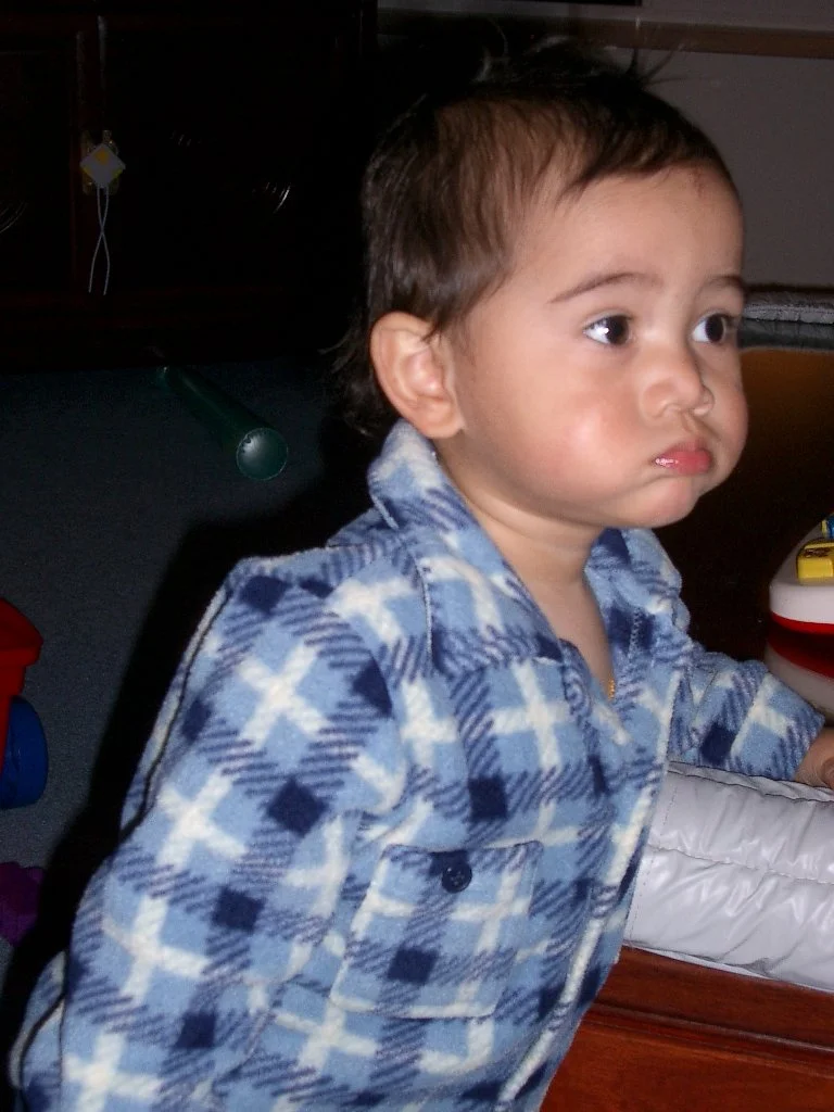 2003-11-16 COKIE PLAYING AT HOME (10).JPG