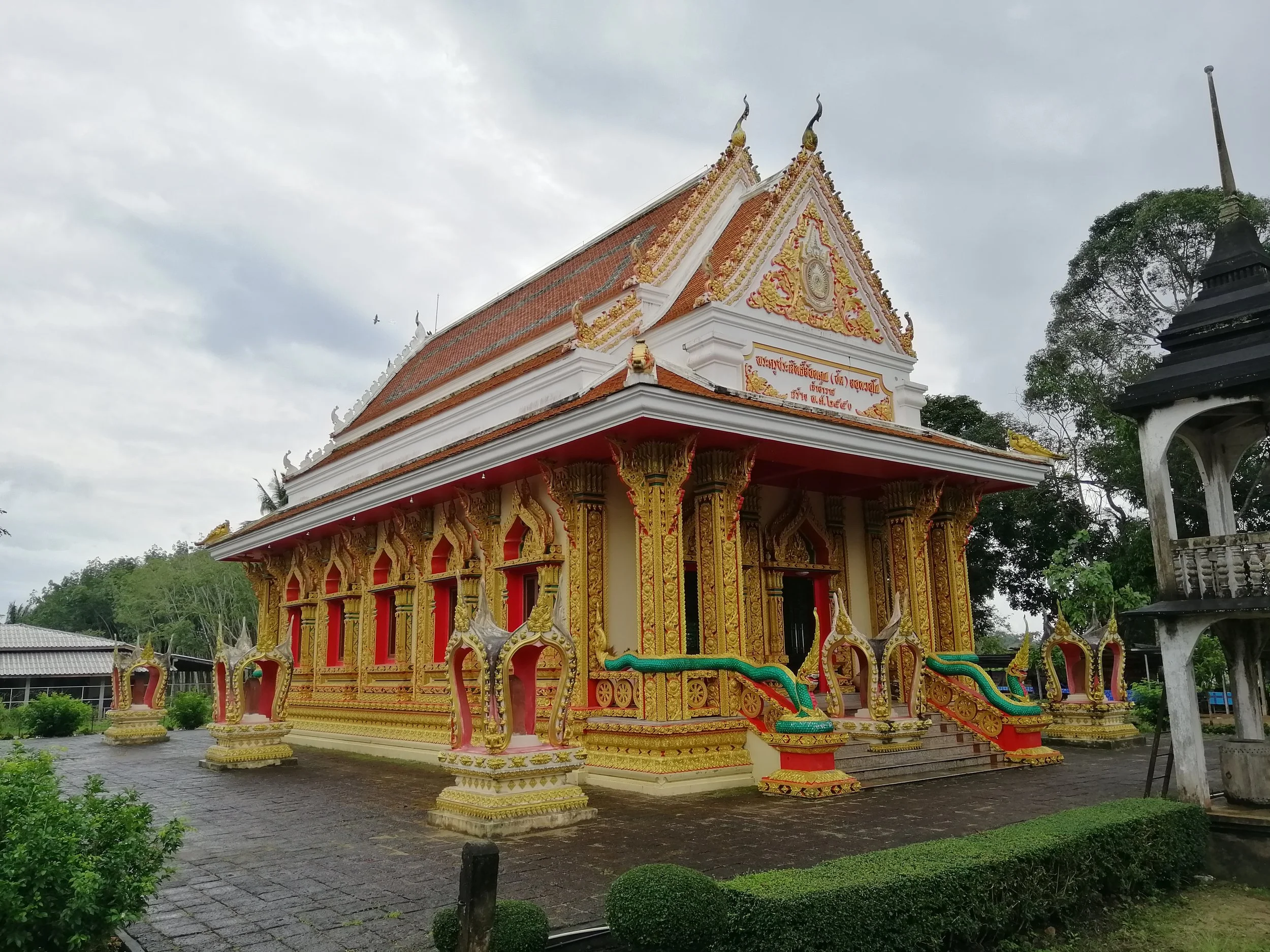 2018 Chaiya Wat Phra Borommathat Chaiya (1).jpg