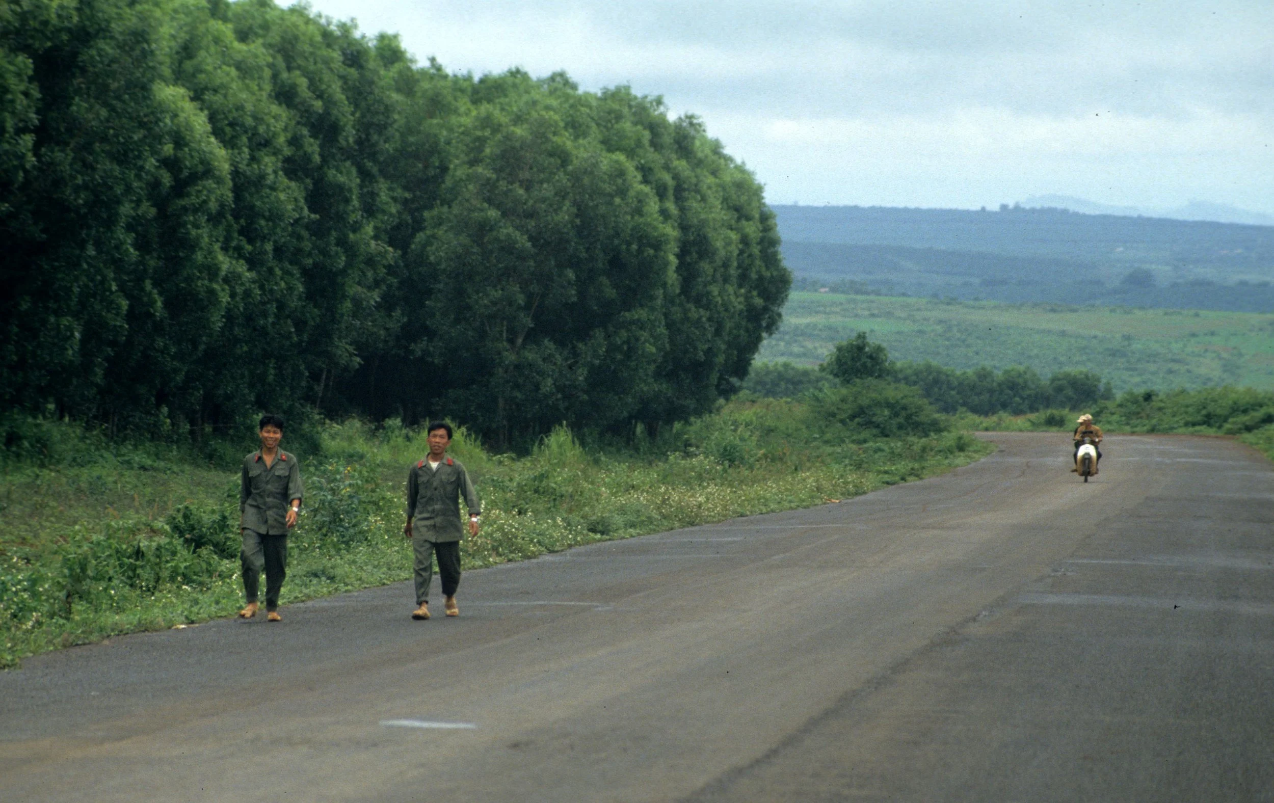 BUAN ME THOUT VIET NAM 1994 (10).jpg