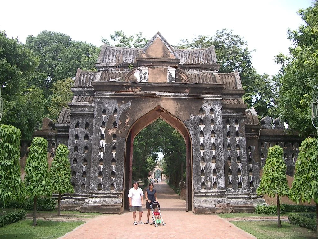 LOPBURI - 2004 (9).JPG