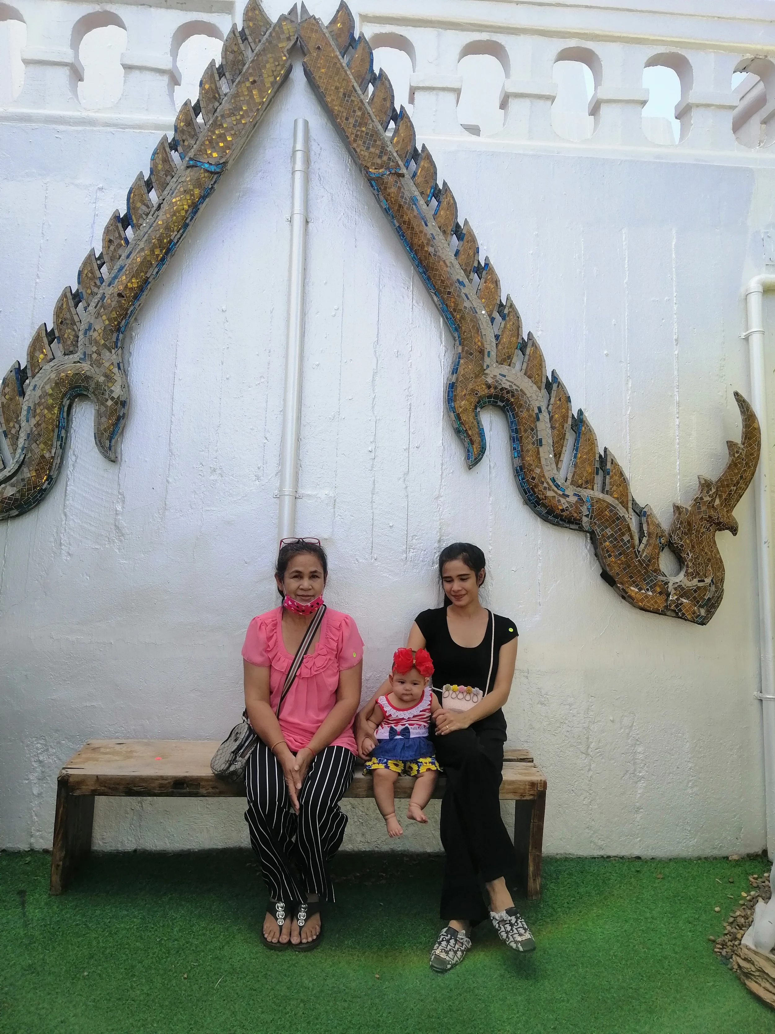 2020 Bagnkok - Wat Sakket visit to see Vulture Statue (16).jpg